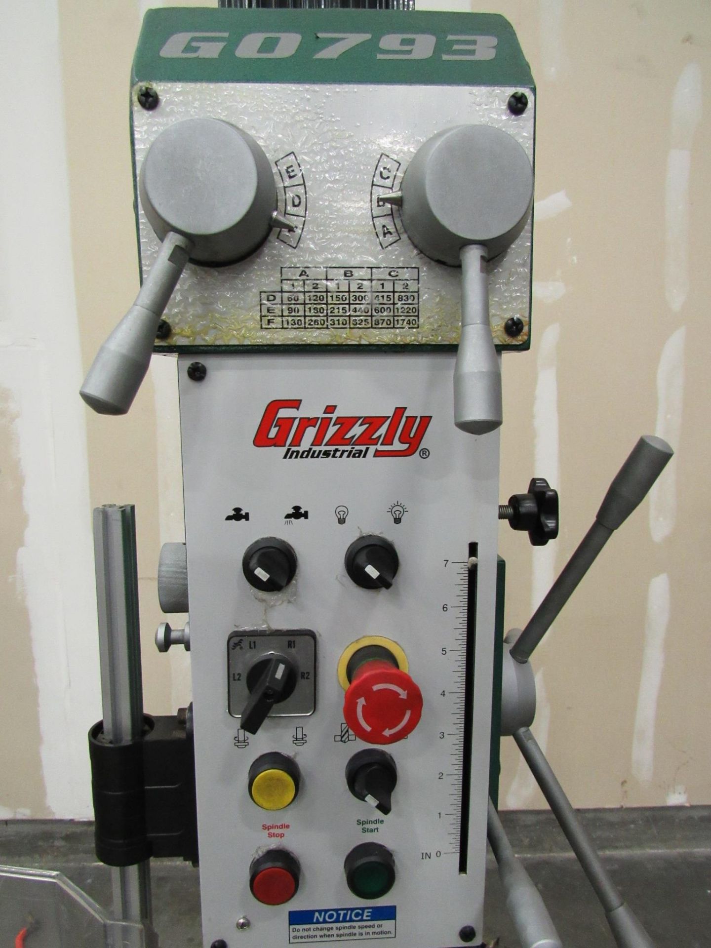 Grizzly Model G0793 Geared Head Drill Press with 27.5'' Swing, Variable Spindle Speeds to 1725 - Image 3 of 5