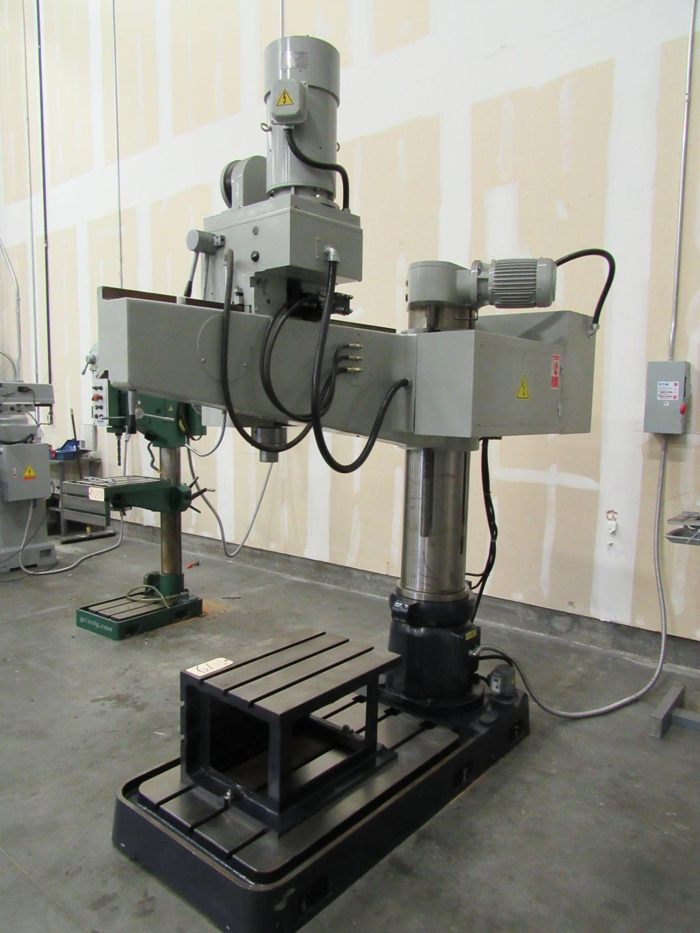 Willis Model RD-1300H Radial Arm Drill with T-Slotted Box Table, 30'' x 32'' Travels, Variable - Image 5 of 6