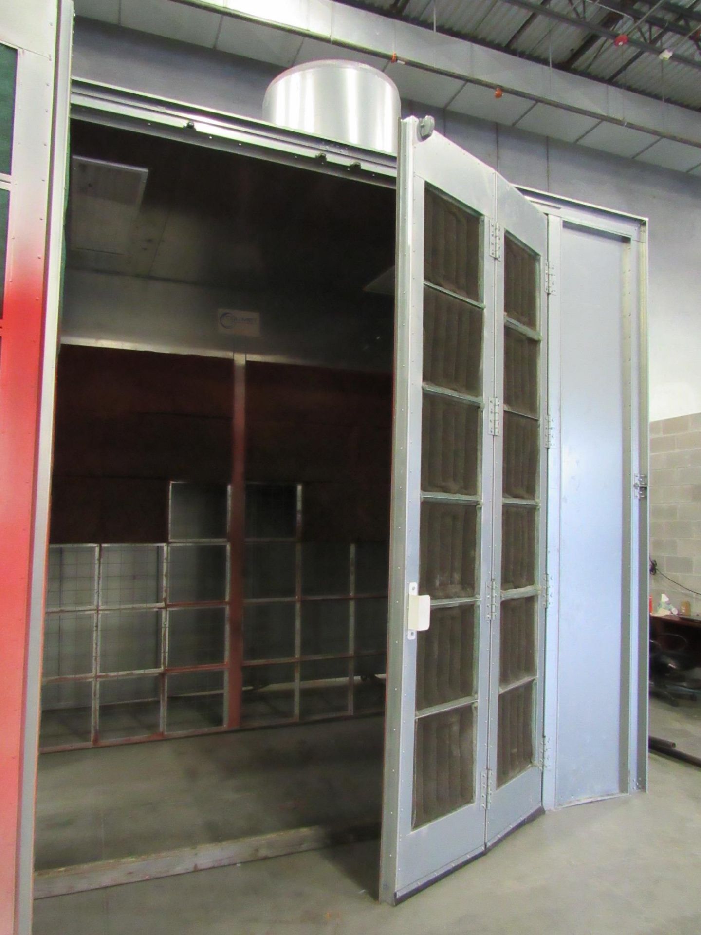 Col-Met 14' x 12' x 7' Enclosed Industrial Paint Booth with Automatic Roof Vent, Double Doors, sn: - Image 4 of 6