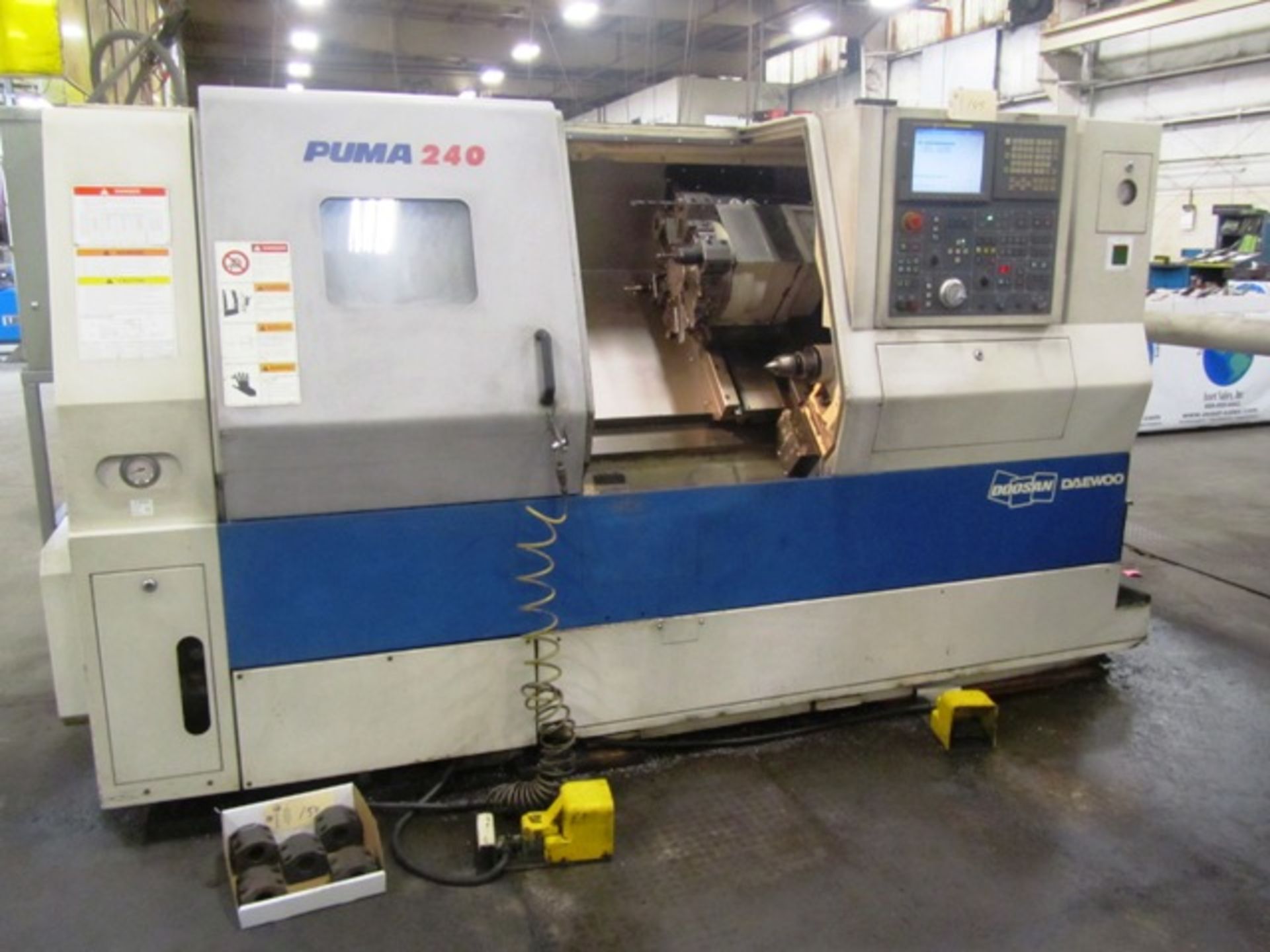 Doosan Puma 240B 2-Axis CNC Turning Center with 21.65'' Swing, 8'' 3-Jaw Hydraulic Chuck, Approx - Image 3 of 4