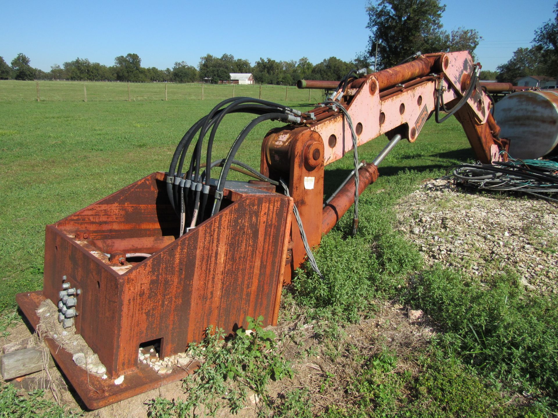 NPK B600H Hydraulic Pedestal Boom & Backhoe Attachment, sn:1N6201 - Image 6 of 6