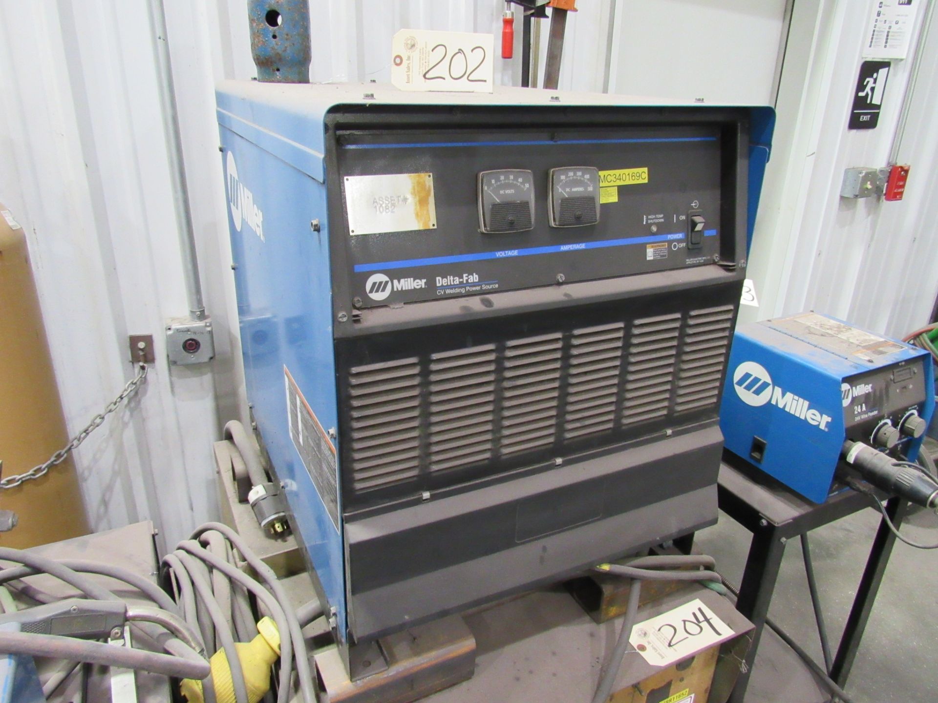 *Miller Delta Fab Mig Welder, sn:MC340169C with Miller 24A Wire Feeder, sn:MC290325V, *Linde SE- - Image 2 of 17