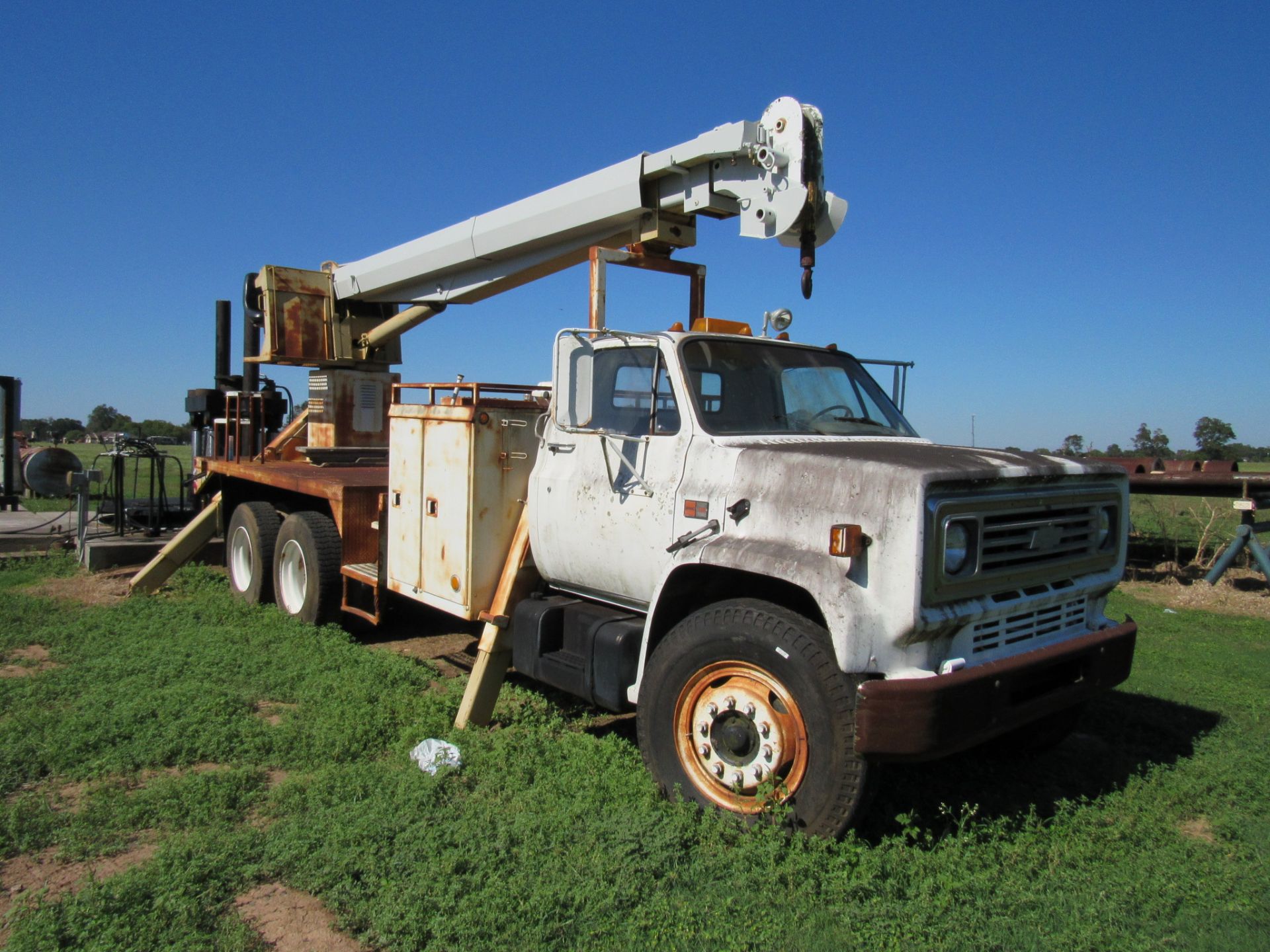 GMC 7000 10 Ton Hydraulic Boom Truck - Image 2 of 7