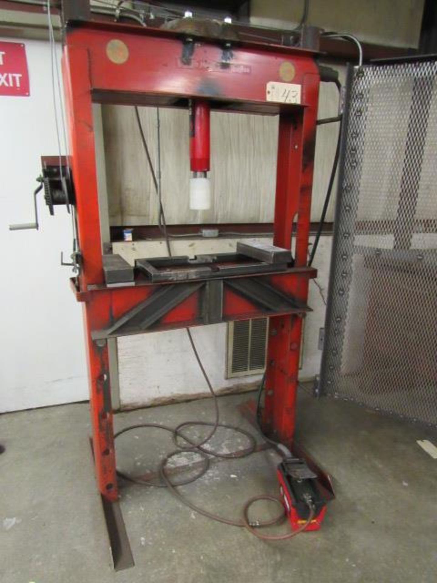 50 Ton H-Frame Shop Press with 33'' Between Uprights, Adjustable Rail