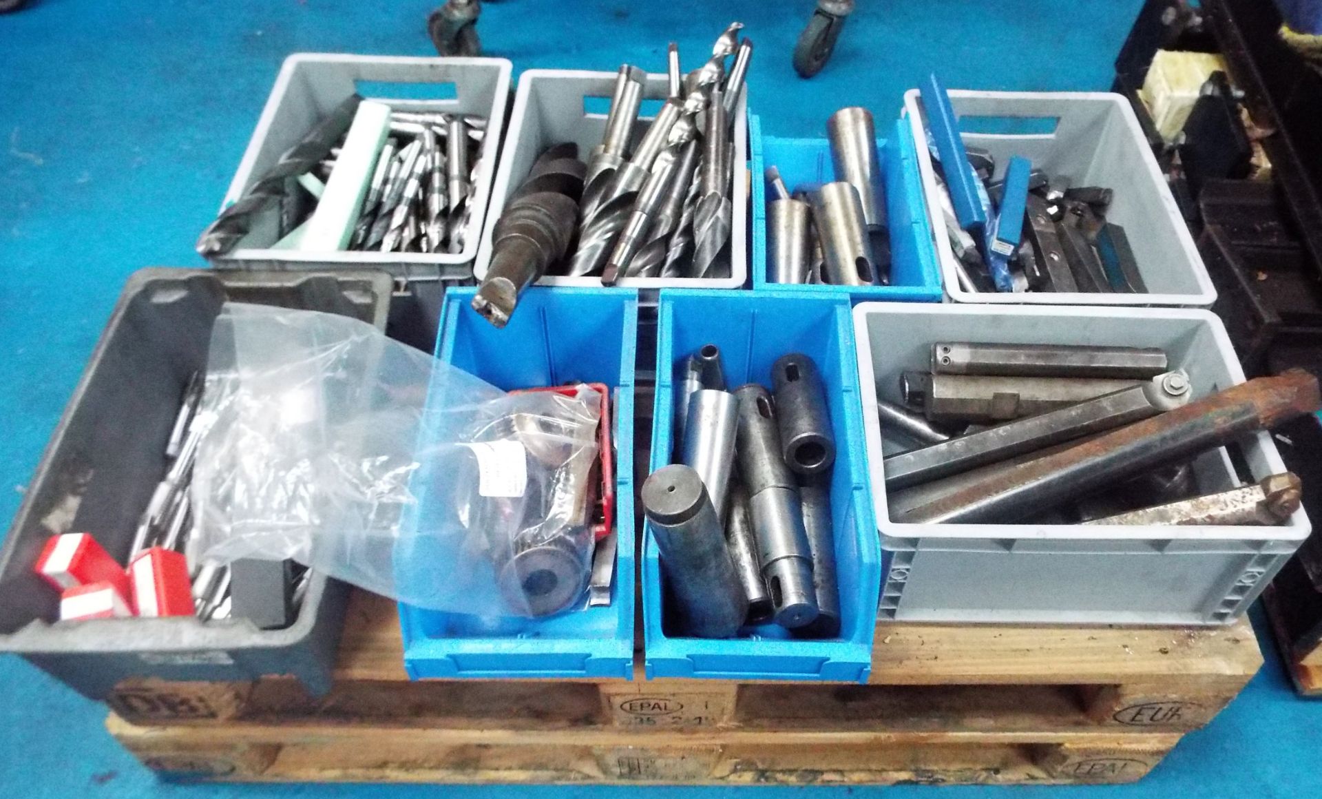 Miscellaneous Tooling Serving Machine Tools From This Auction