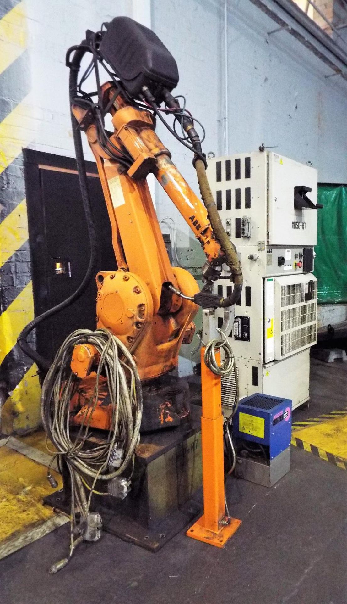 ABB 2400L Mig Welding Robot