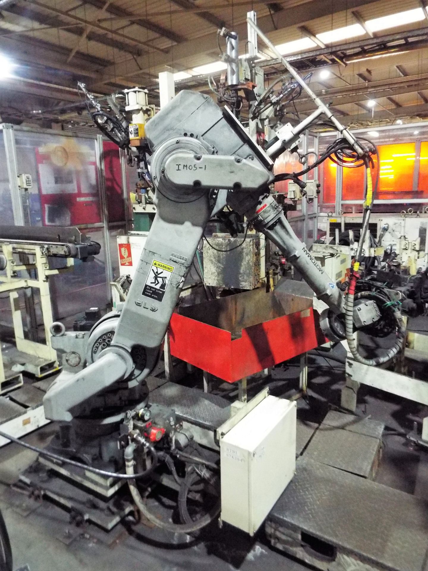 Motoman Yakasawa EH80N Industrial Robot.