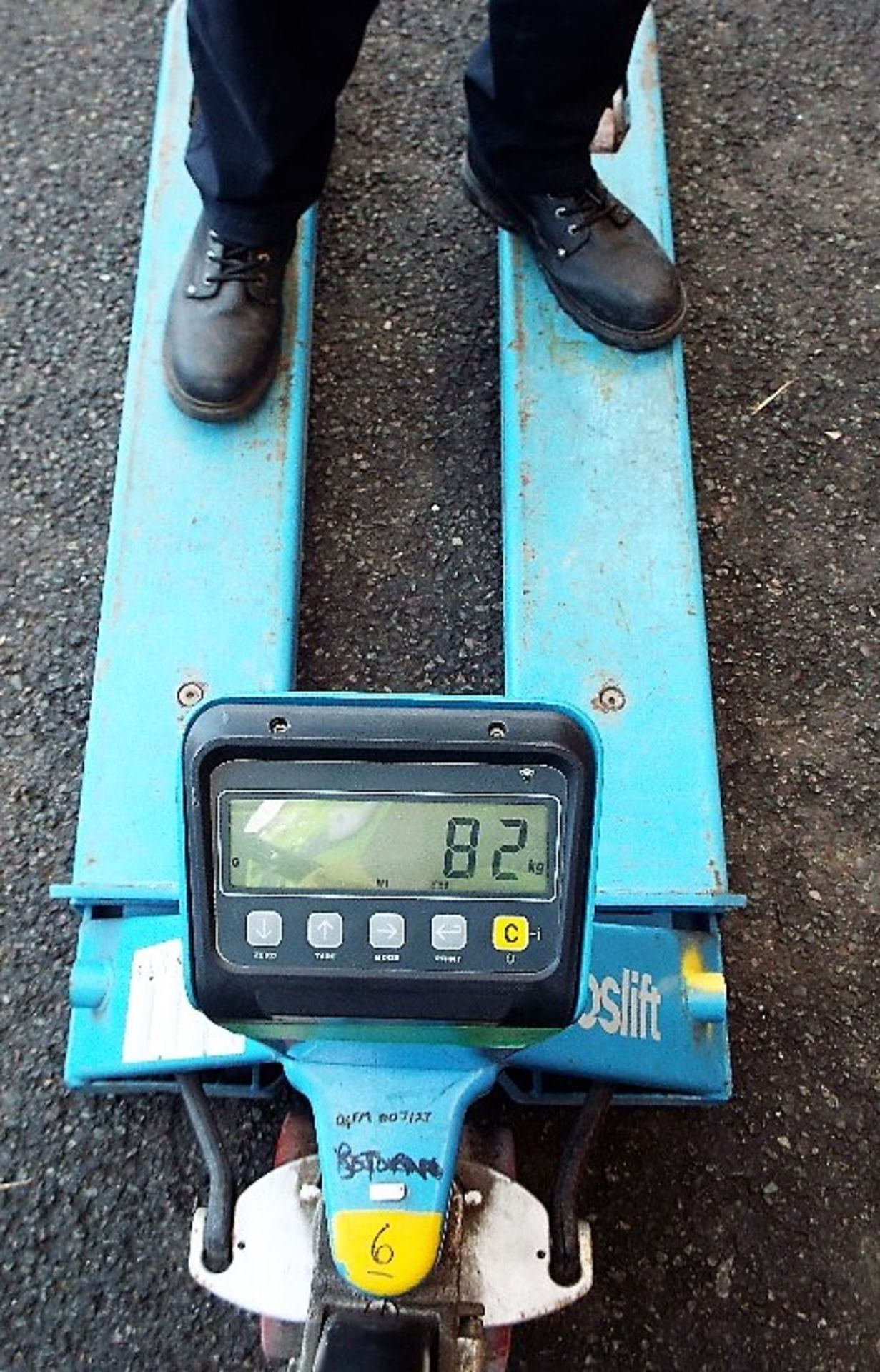 Pallet Truck With Integrated Weighing Scales. - Image 4 of 4