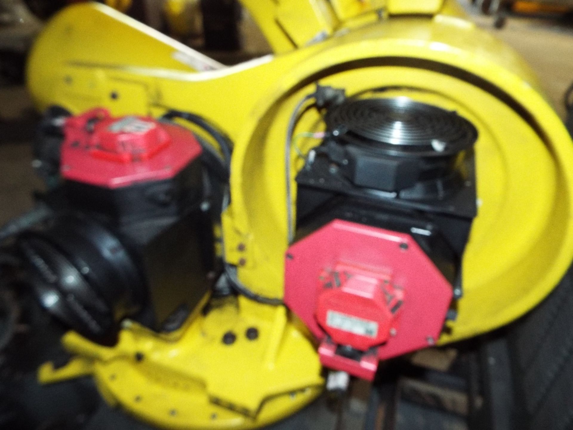 Fanuc Robot Type R - 2000iA - 125L - RJ3iB - Image 3 of 9