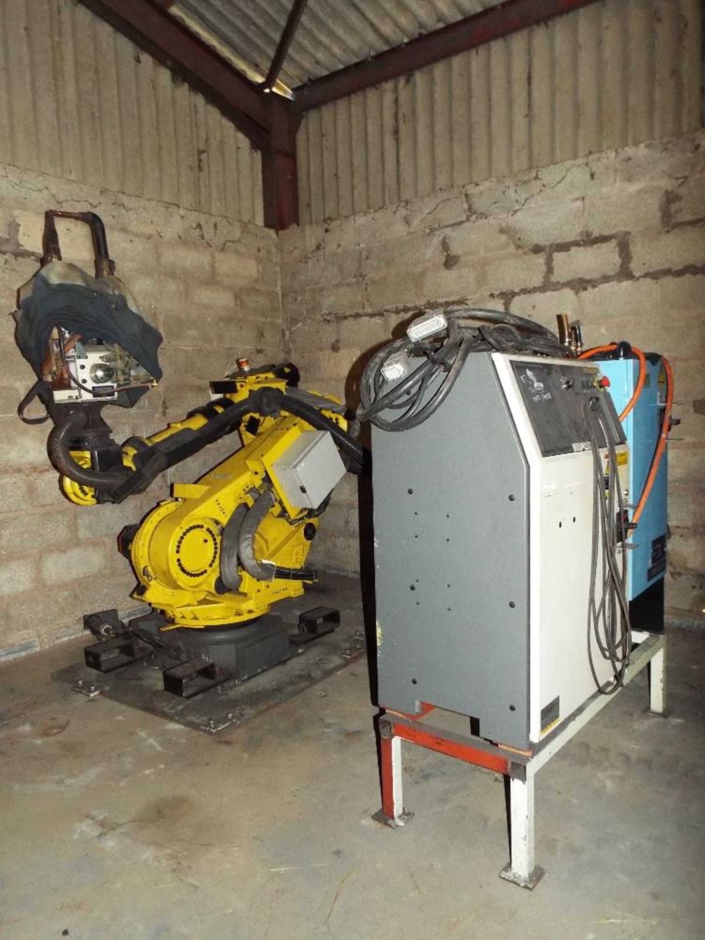 Fanuc Robot Type R - 2000iB - 165F Spot Welding Robot - R-30iA Control & Dengensha RWC 2000 Timer