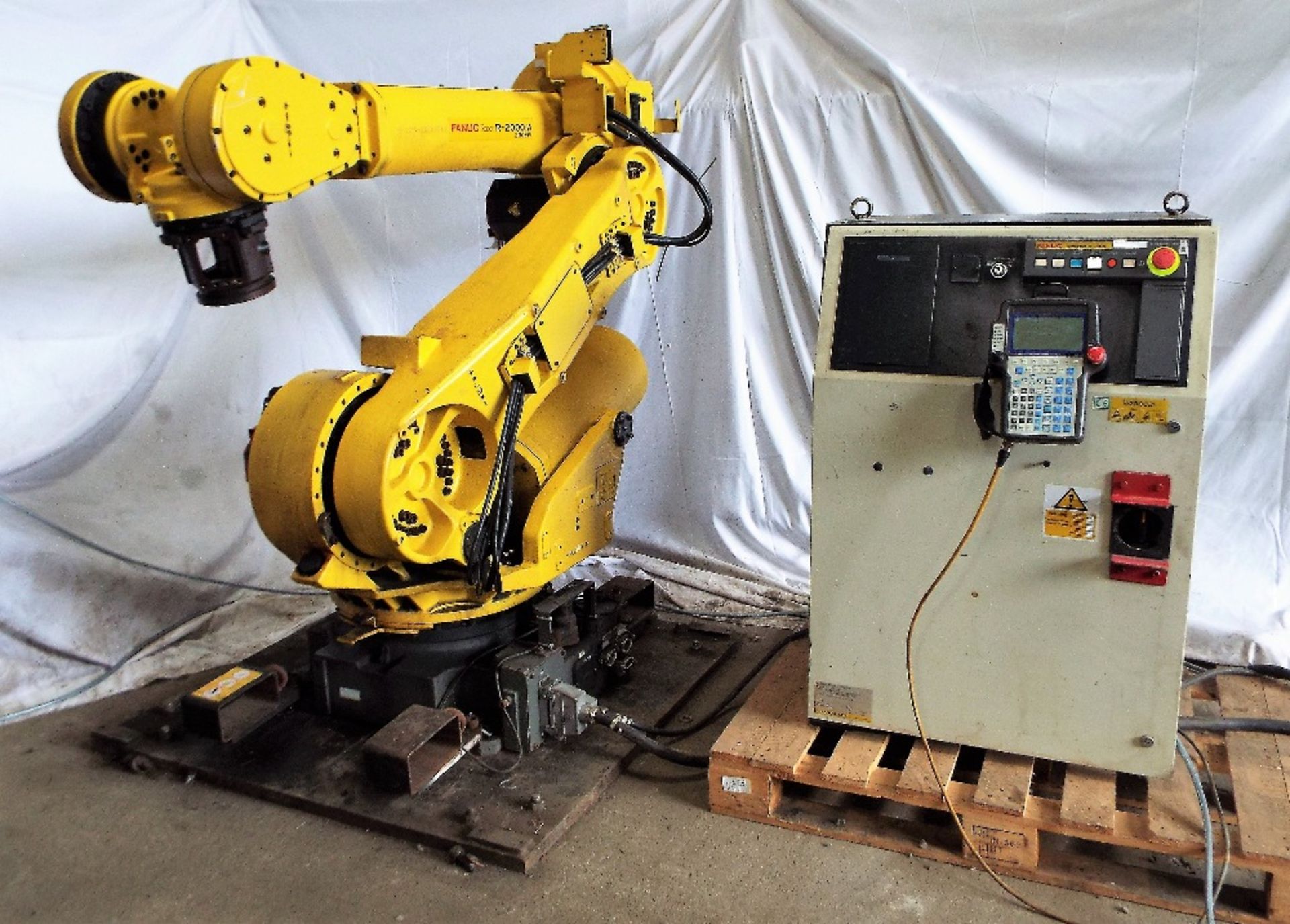 Fanuc Robot Type R-2000iA - 200EW