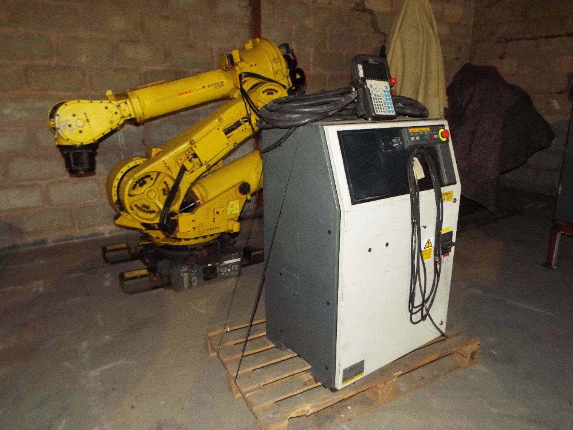 Fanuc Robot Type R-2000iA - 200EW - R-J3iB