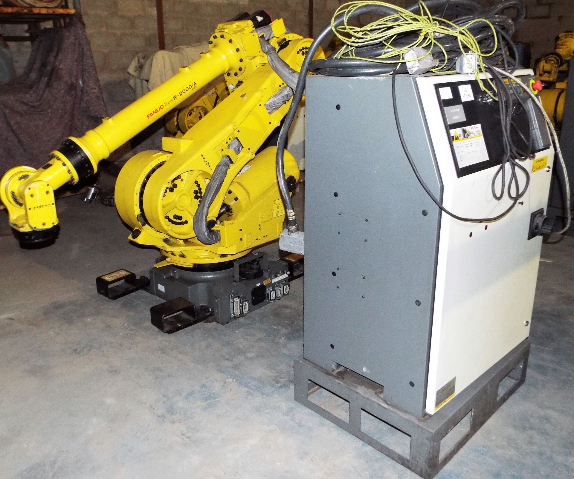 Fanuc Robot Type R-2000iA - 125L - R-J3iB