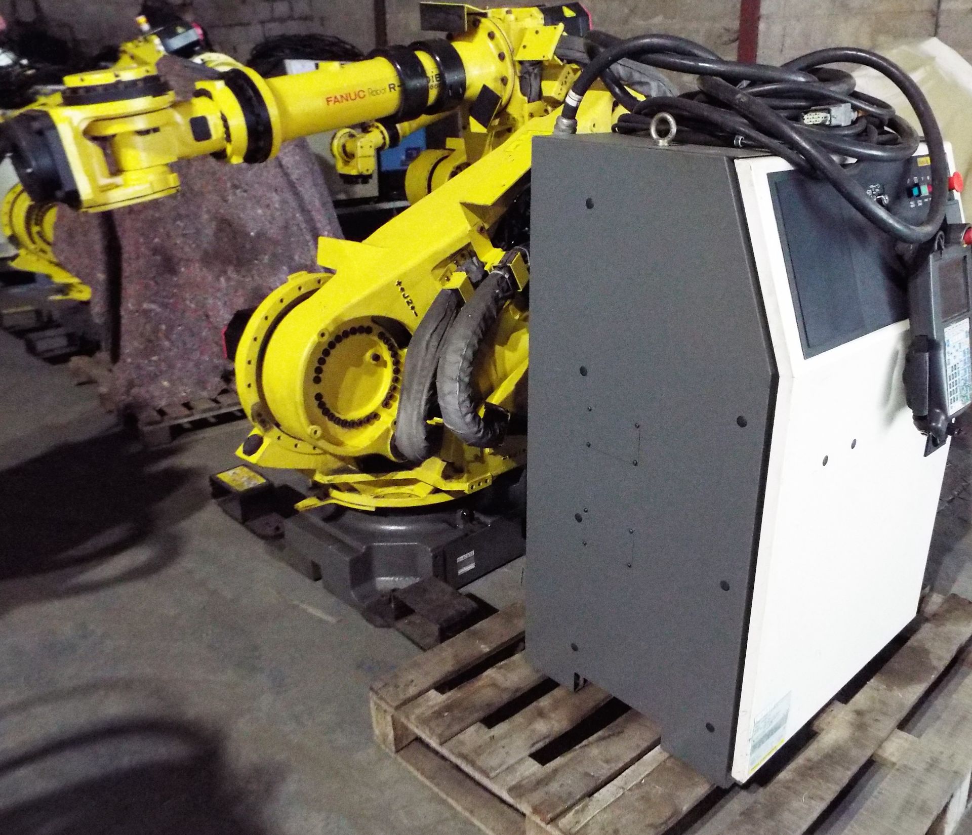 Fanuc Robot Type R-2000iB - 165F - R-30iA