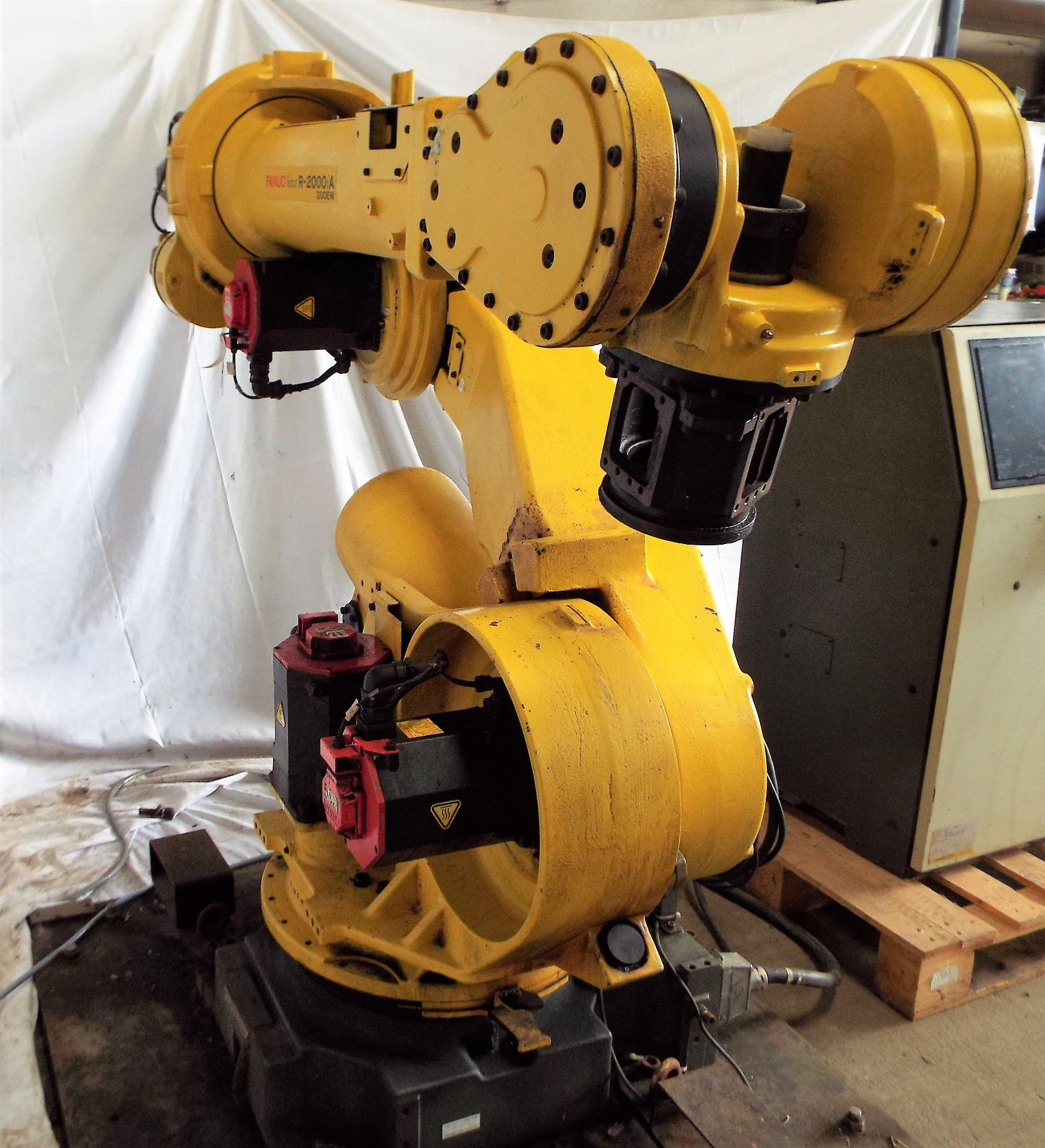 Fanuc Robot Type R-2000iA-200EW - Image 2 of 8