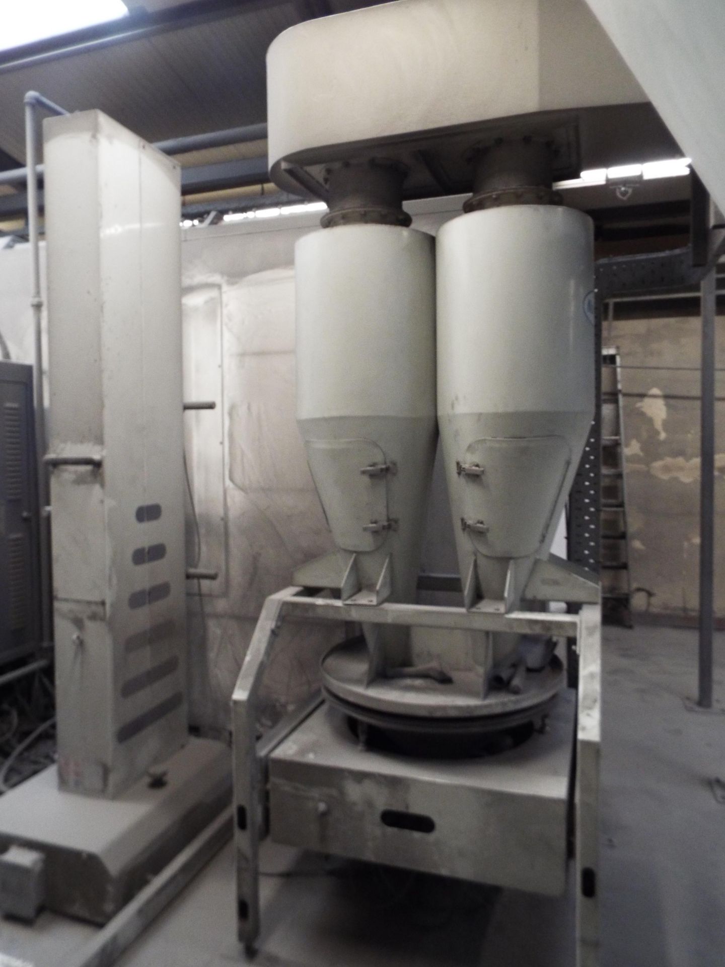 Modern, Compact Nordsen Versa Powder Coating Facility with On-Line Pre-treatment. - Bild 13 aus 36