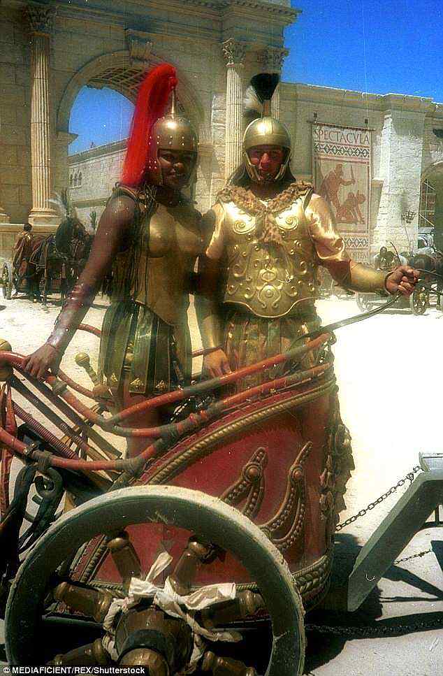 "Gladiator" (2000) Chariot Driver gold foam backed armour movie prop of gold coloured metal - Image 3 of 3