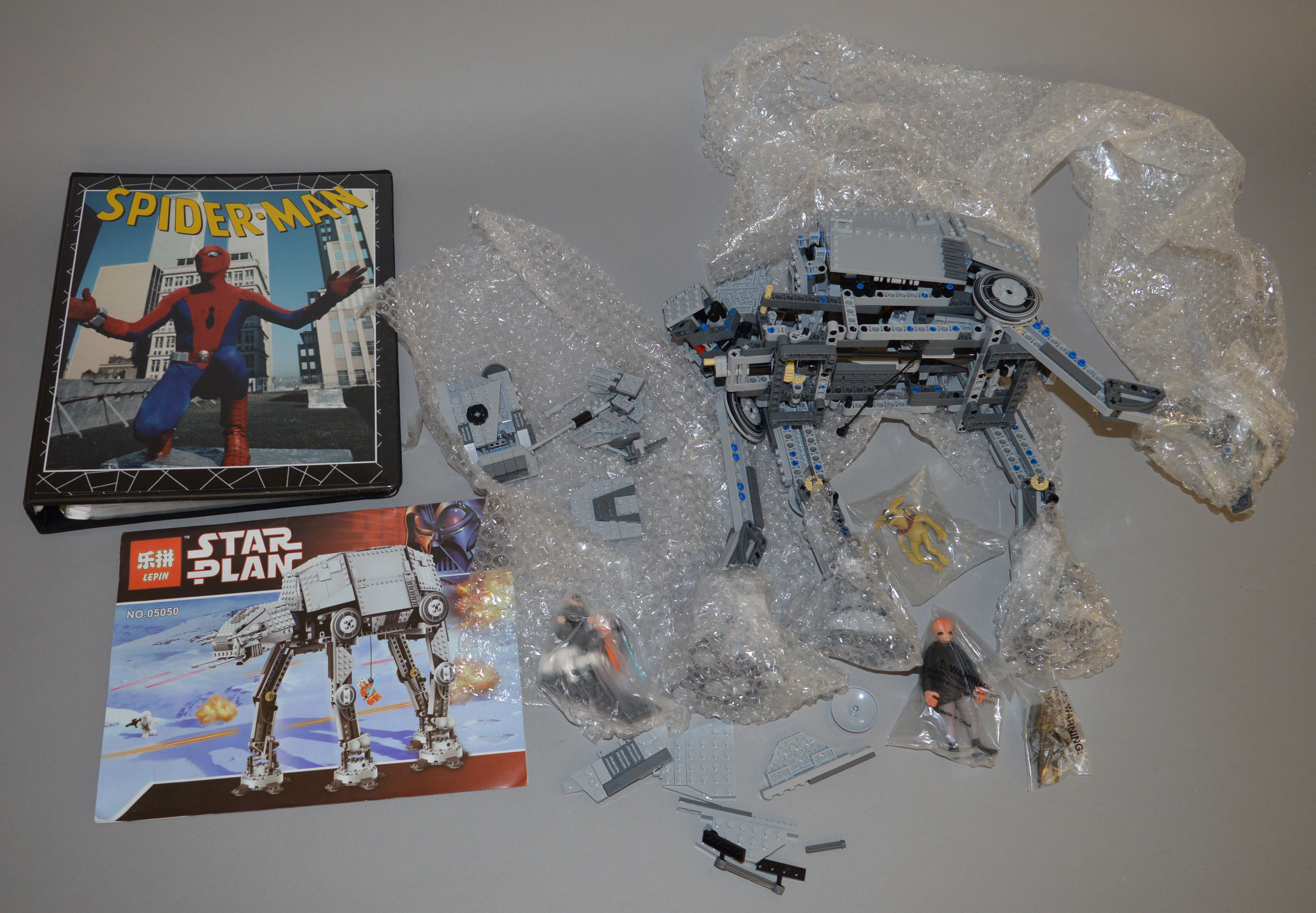 A mixed lot of mainly Star Wars items,