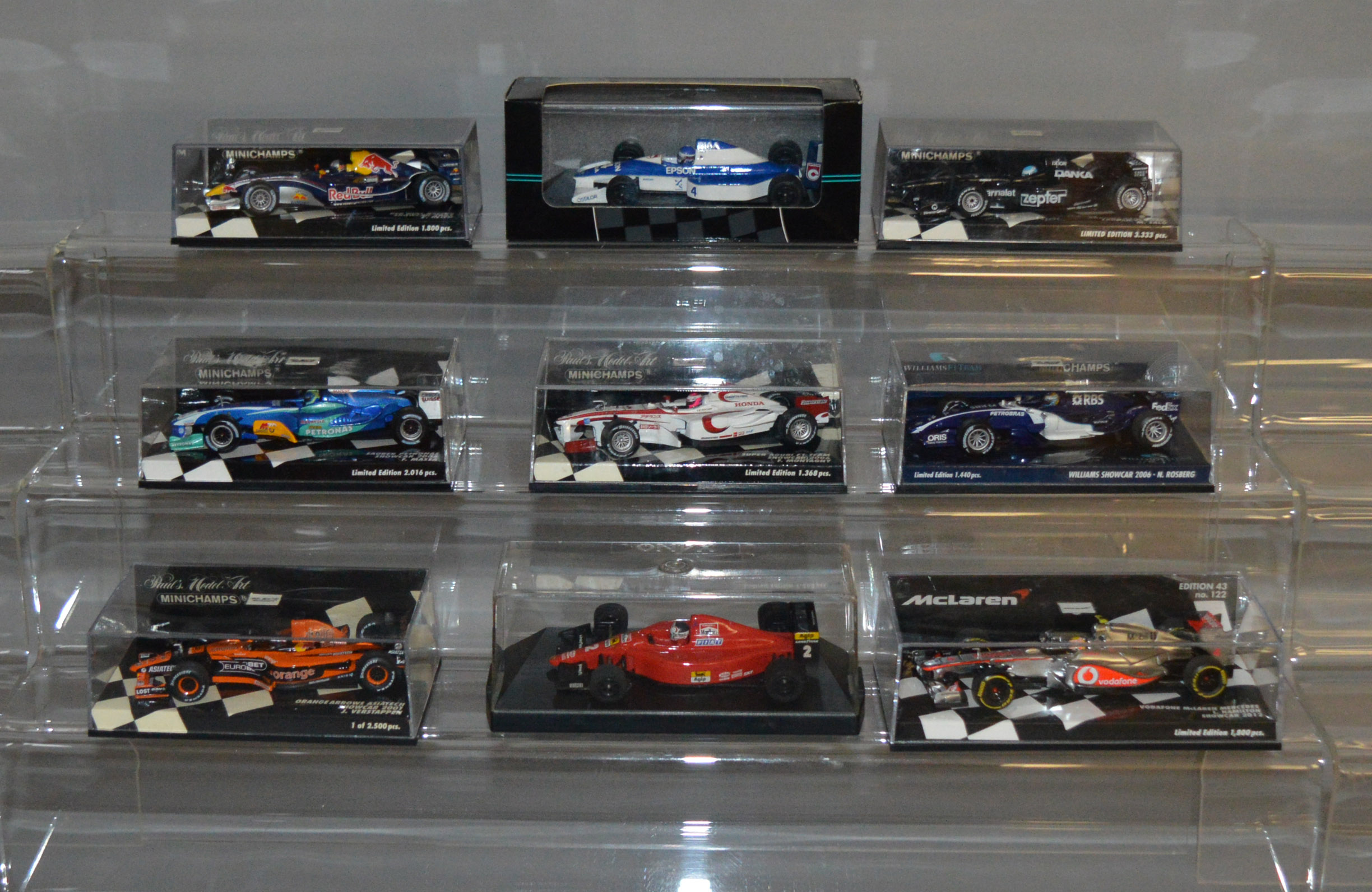 7 boxed Minichamps/ Pauls Model Art Formula 1 diecast racing car models in 1:43 scale together with