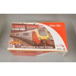 OO Gauge. A boxed Bachmann 32-625 Class 221 Virgin Super Voyager (tilting) 5 car unit, appears VG in