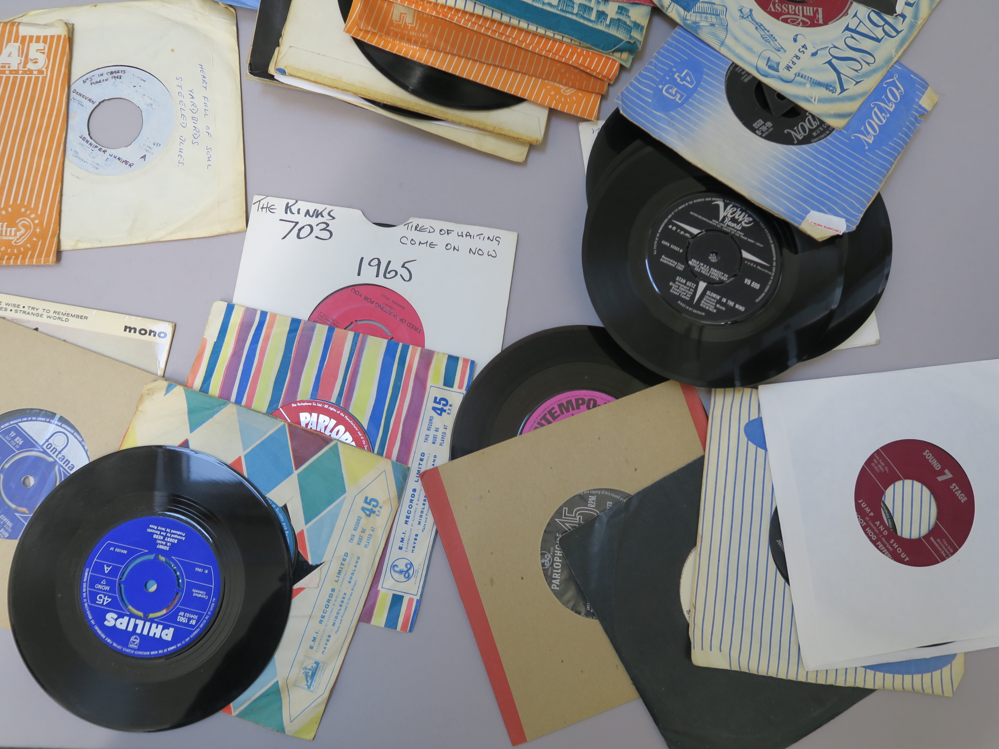 1960s collection of over 150 7 inch vinyl record singles including The Kinks, Donovan, Tommy James - Image 2 of 4