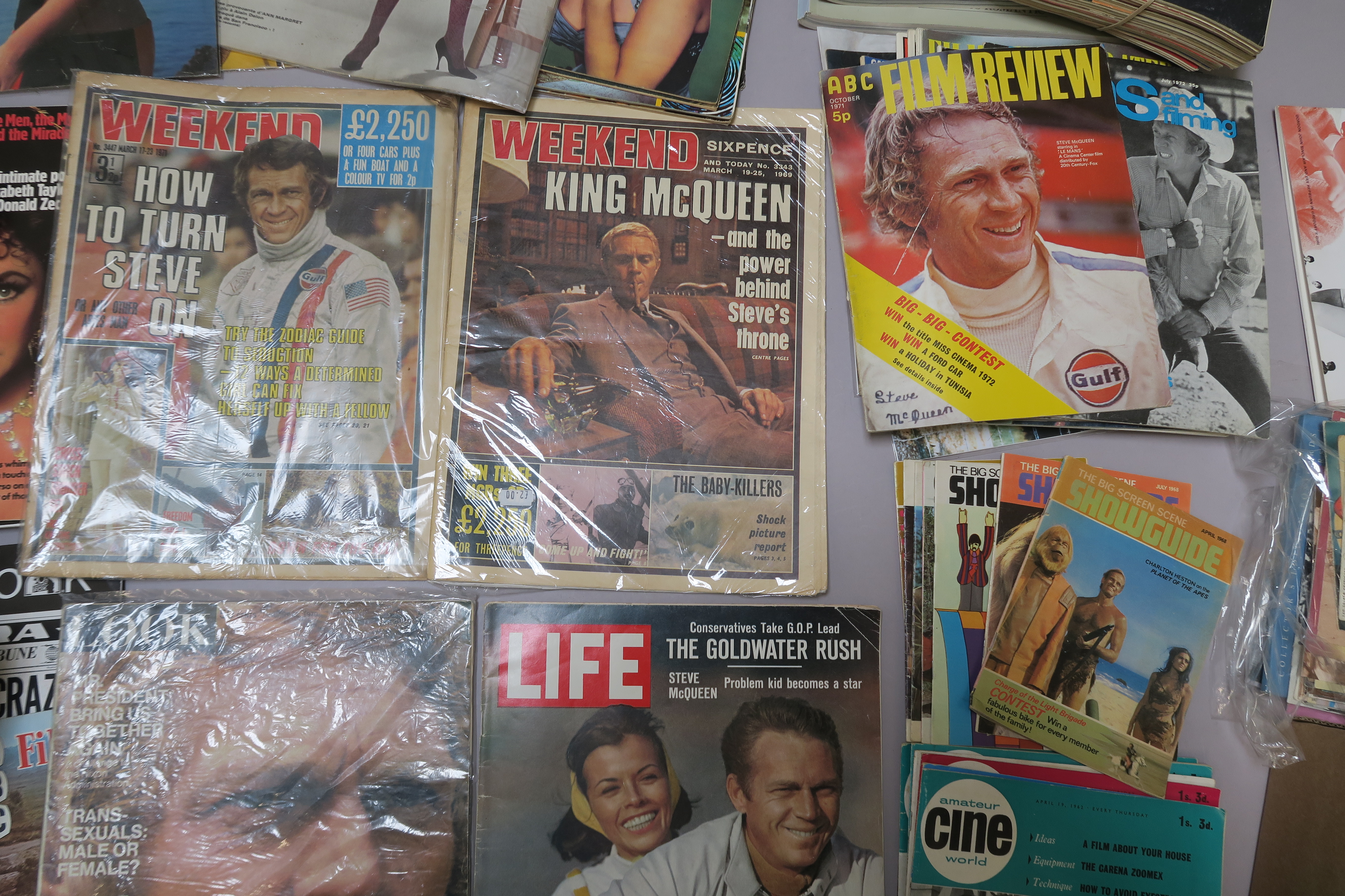 A collection of film magazines, inc. some feat. Steve McQueen, Roger Moore, a box of Photoplay - Image 3 of 3