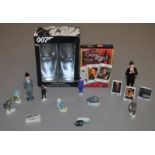 James Bond 007 Inkworks 'Tomorrow Never Dies' shrink wrapped counter display box containing 36 packs