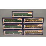 7 OO Gauge Bachmann boxed coaches, includes 4 green Southern and 3 in crimson/cream (7)