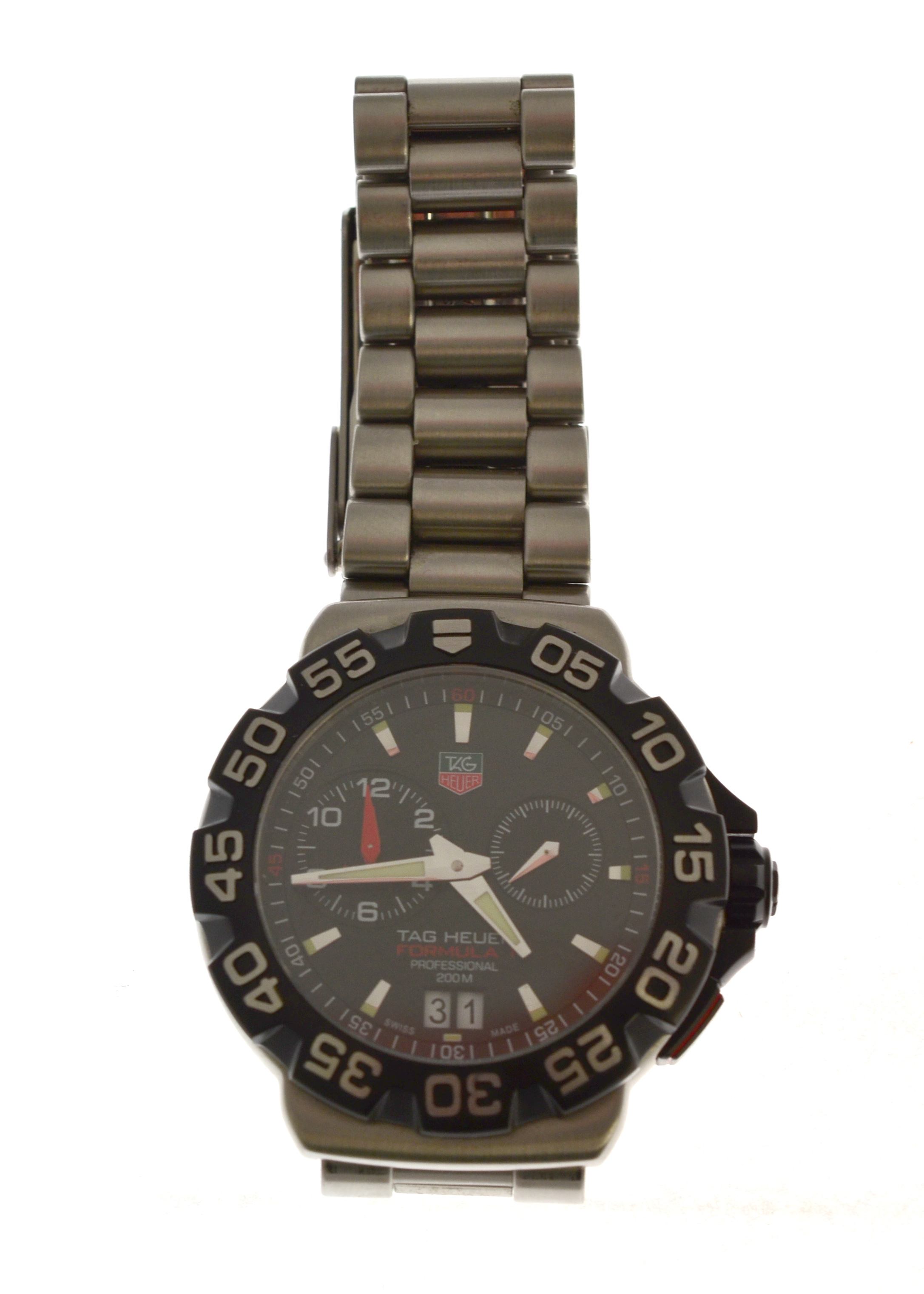 TAG HEUER - A gents stainless steel Tag Heuer Formula 1 quartz wristwatch, model WAH111A.BA0850,