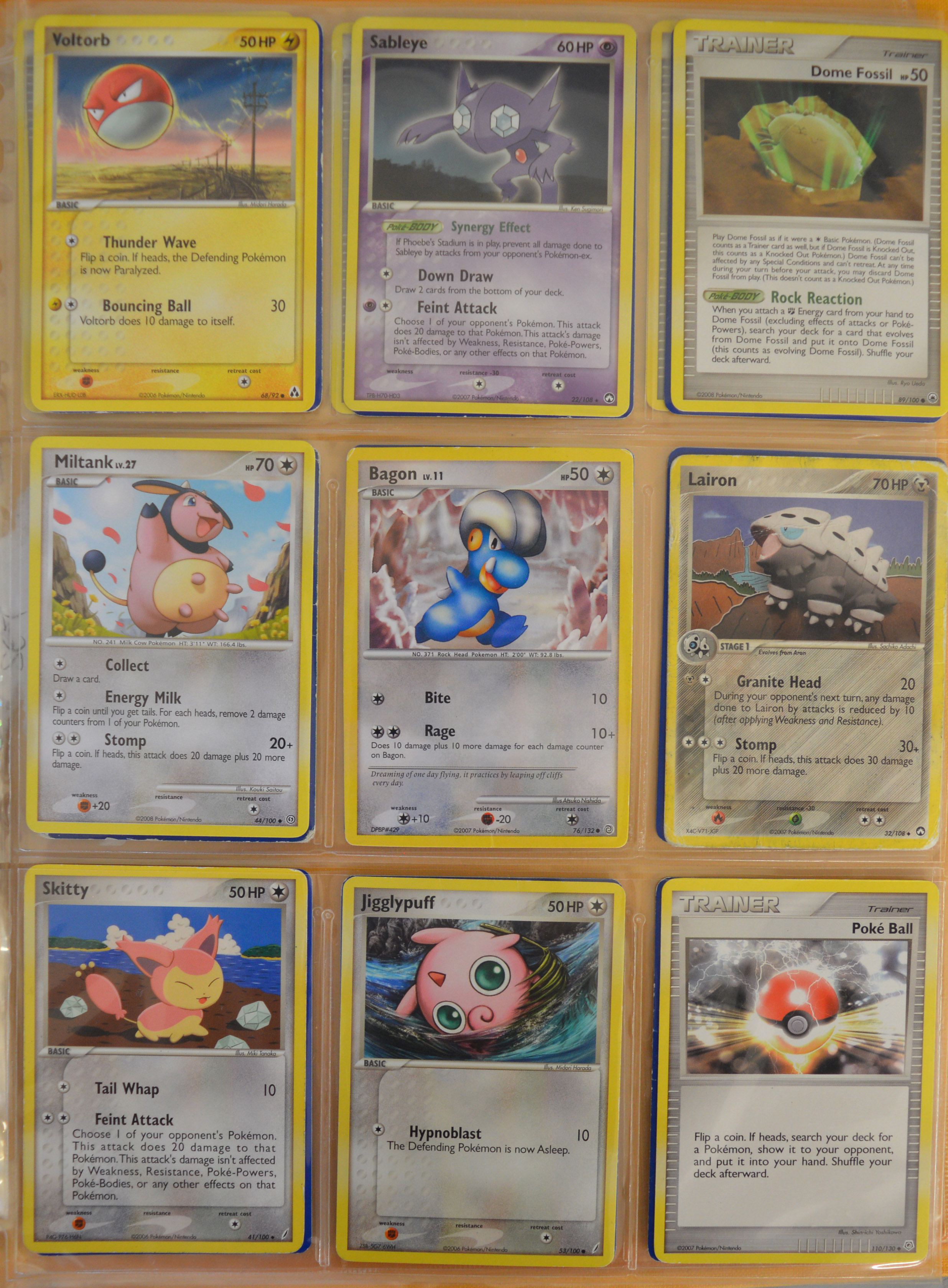 A mixed lot of Pokemon items, which includes; Game boy Color, Trading cards etc - Image 35 of 87