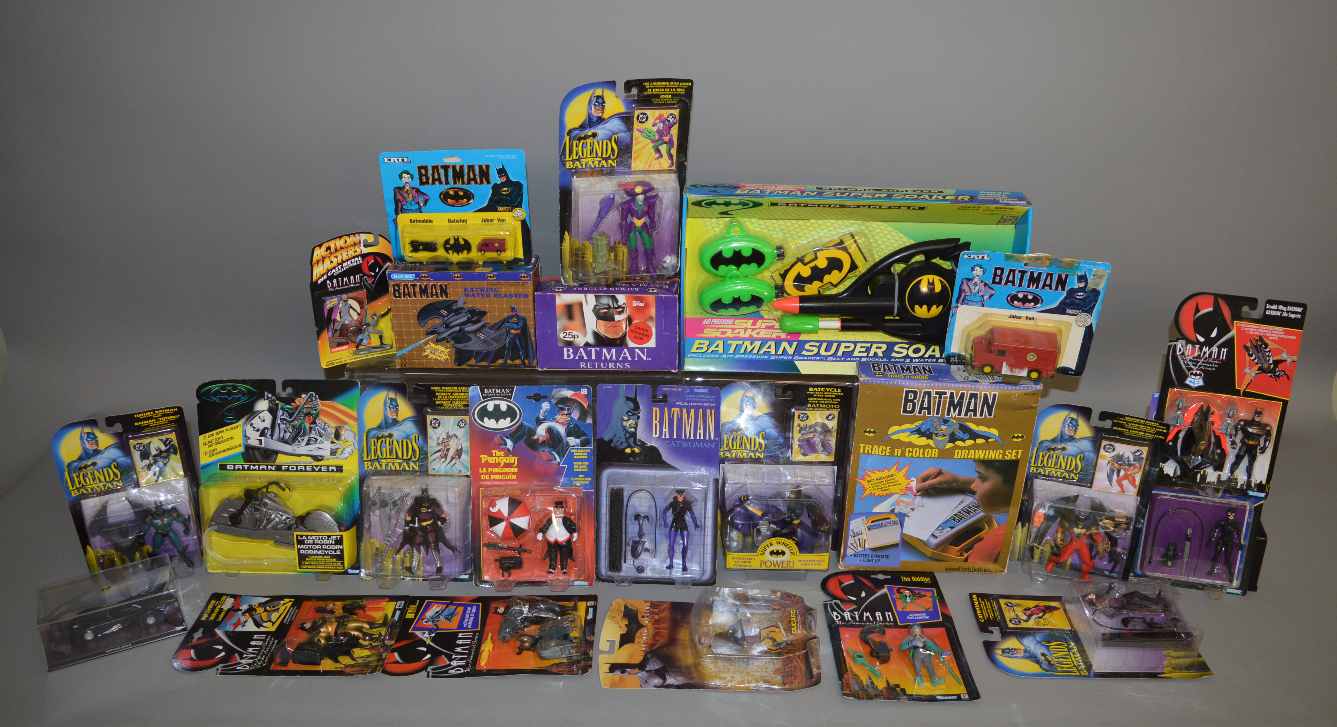 21 Batman items, which includes Trace and Color, figures, Bating Wing Blaster etc (21).