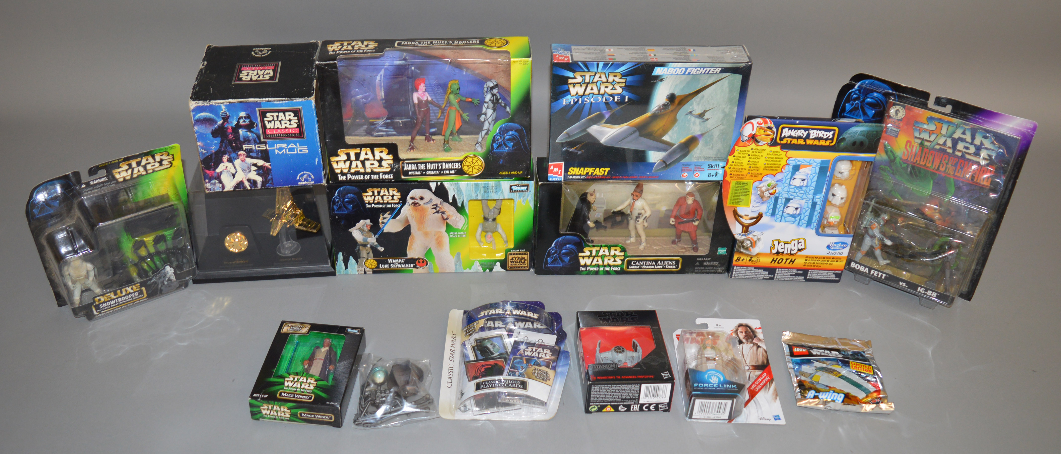 15 Star Wars items which includes; figure sets, mug etc (15)