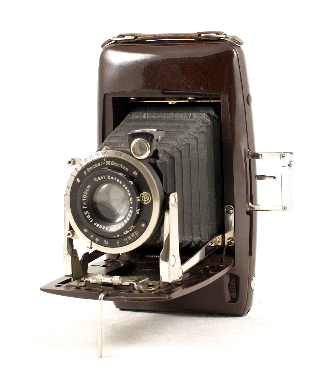 Group of Three Folding Bakelite Roll Film Cameras. Comprising two uncommon Ebner cameras (both - Image 2 of 5