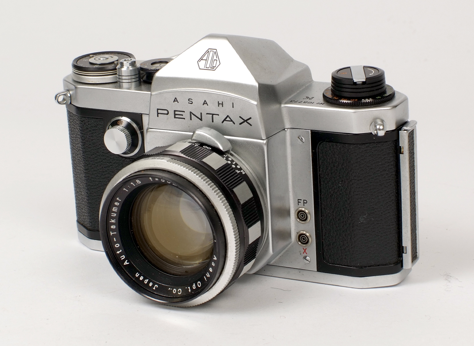 Pentax K Camera and Lens. Comprising Pentax K body #1668773 with correct 55mm f1.8 Auto-Takumar lens - Image 2 of 2