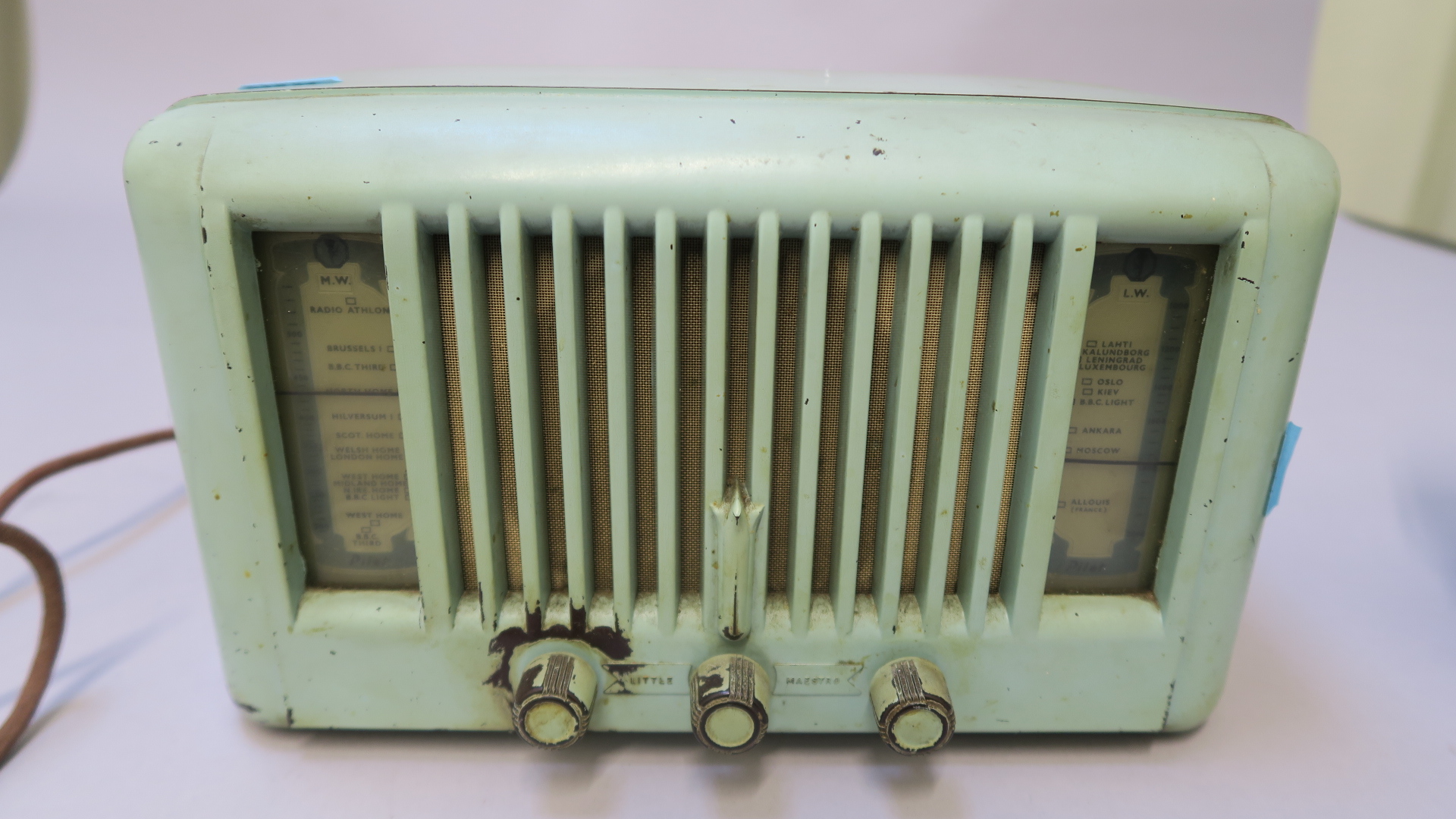 Two vintage radios Roberts Radio model R 200 and Little Maestro model 10 (not tested). (2) - Image 3 of 6