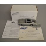 James Bond 007 Aston Martin DB5 1:24 scale diecast model by Danbury Mint, comes boxed with
