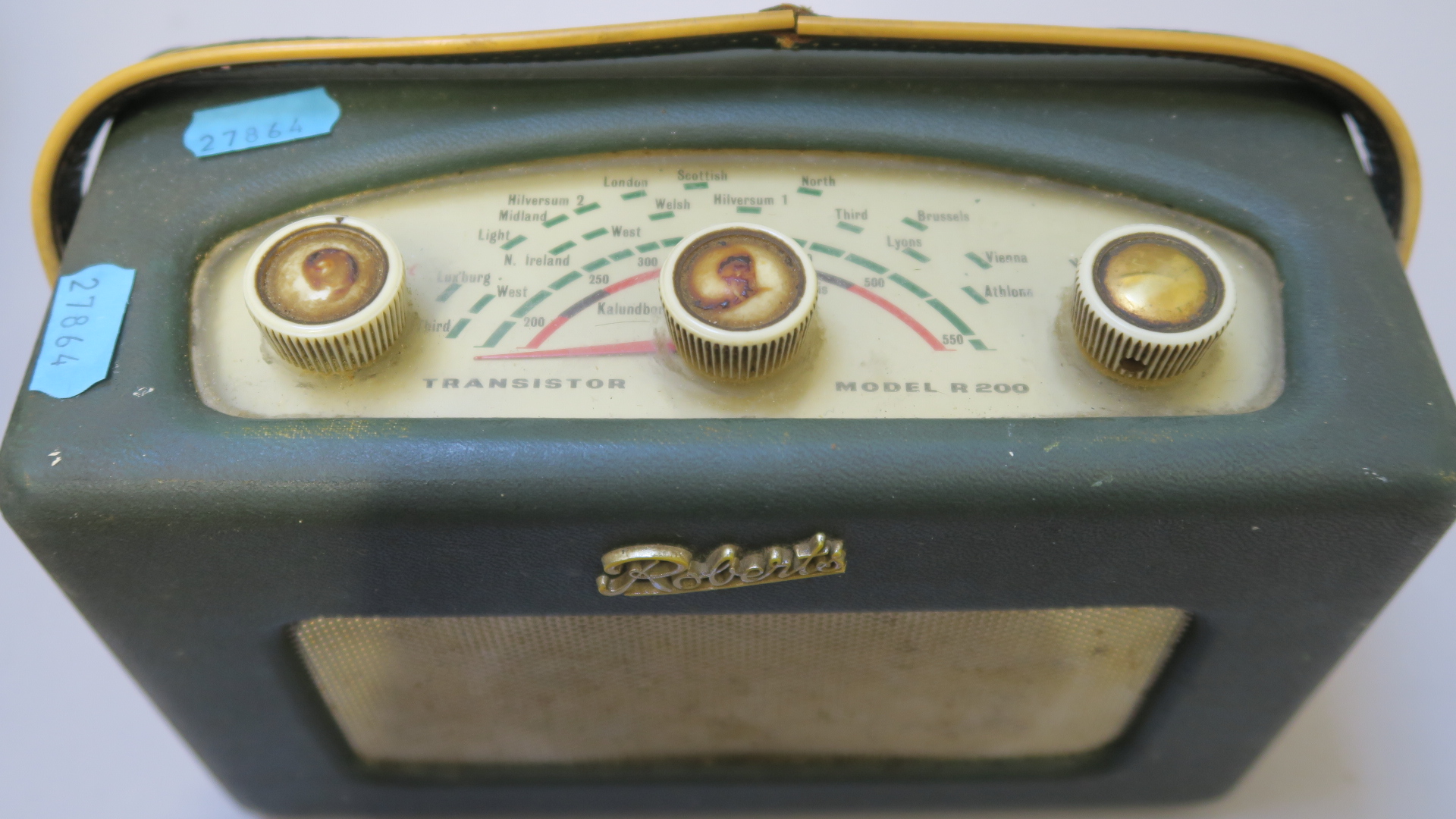 Two vintage radios Roberts Radio model R 200 and Little Maestro model 10 (not tested). (2) - Image 6 of 6