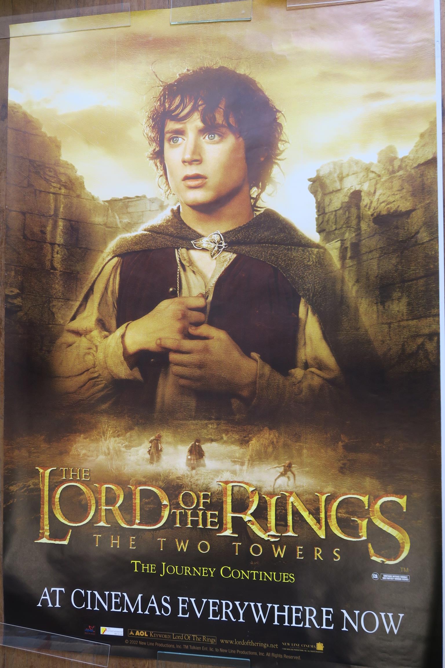 Lord of the Rings The Two Towers set of 3 original double-sided rolled film posters measuring 47 x - Image 2 of 4