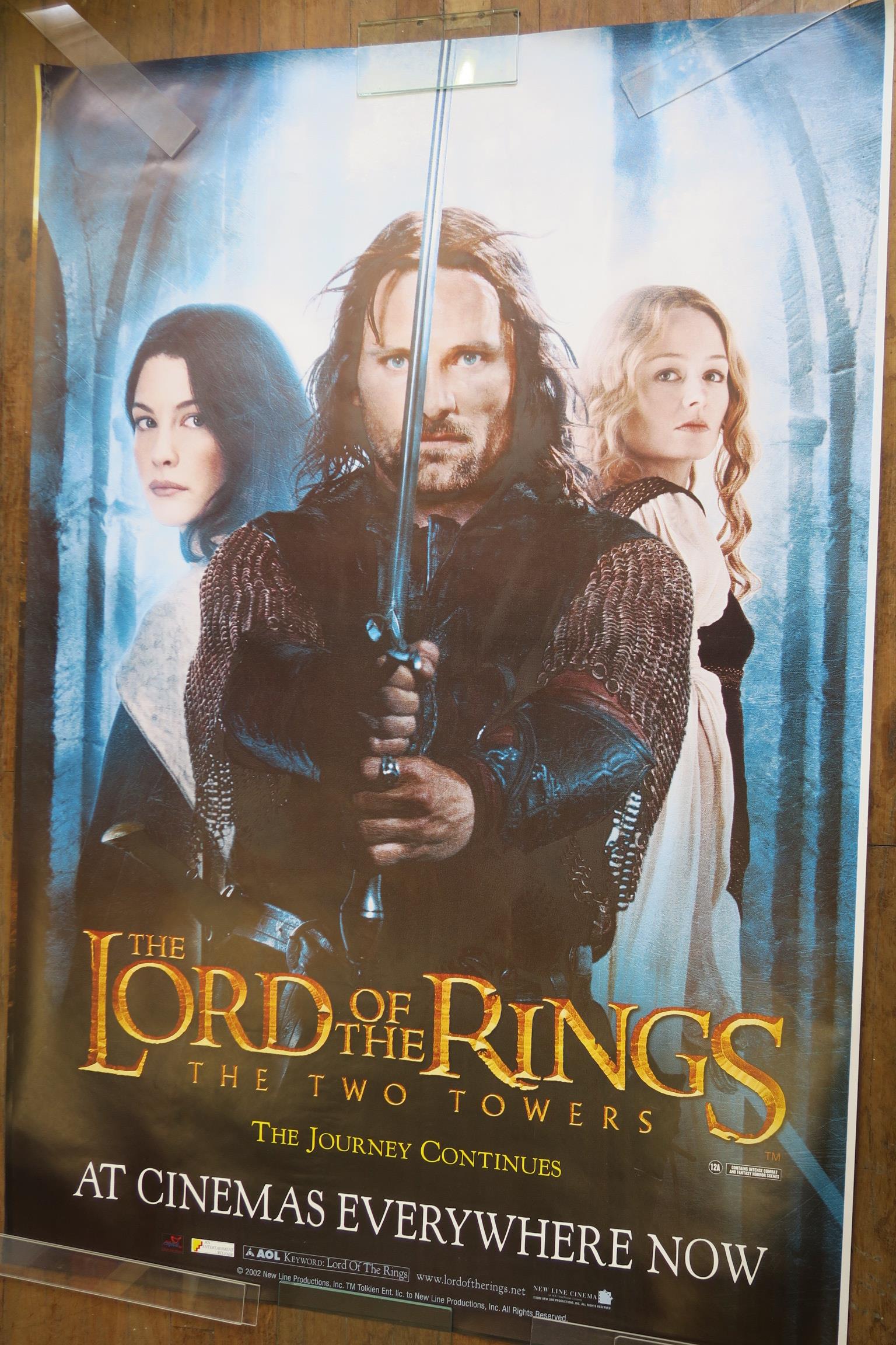 Lord of the Rings The Two Towers set of 3 original double-sided rolled film posters measuring 47 x - Image 3 of 4