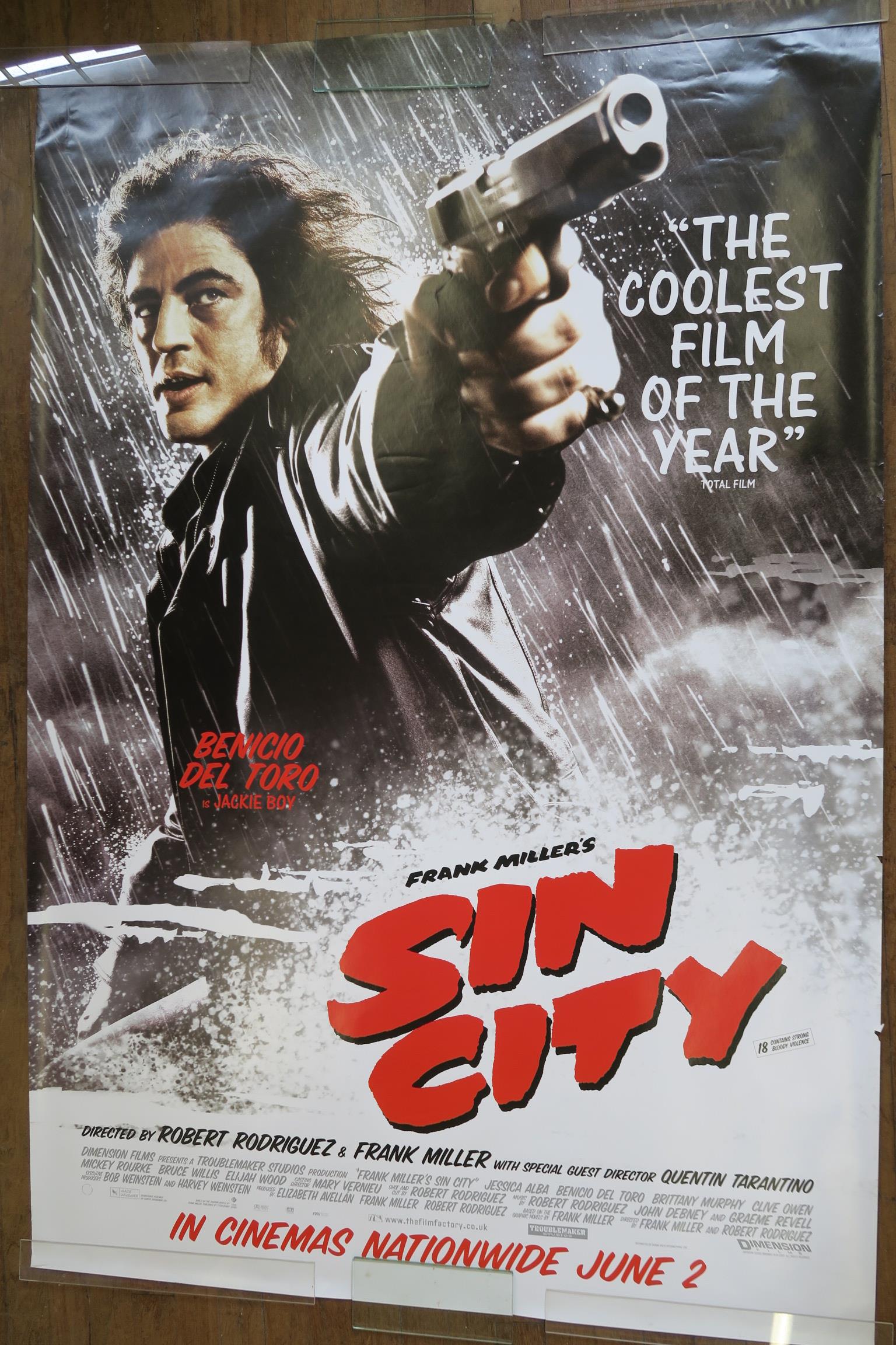 Sin City set of five different rolled double-sided teaser large film posters each measuring 47 x - Image 4 of 5