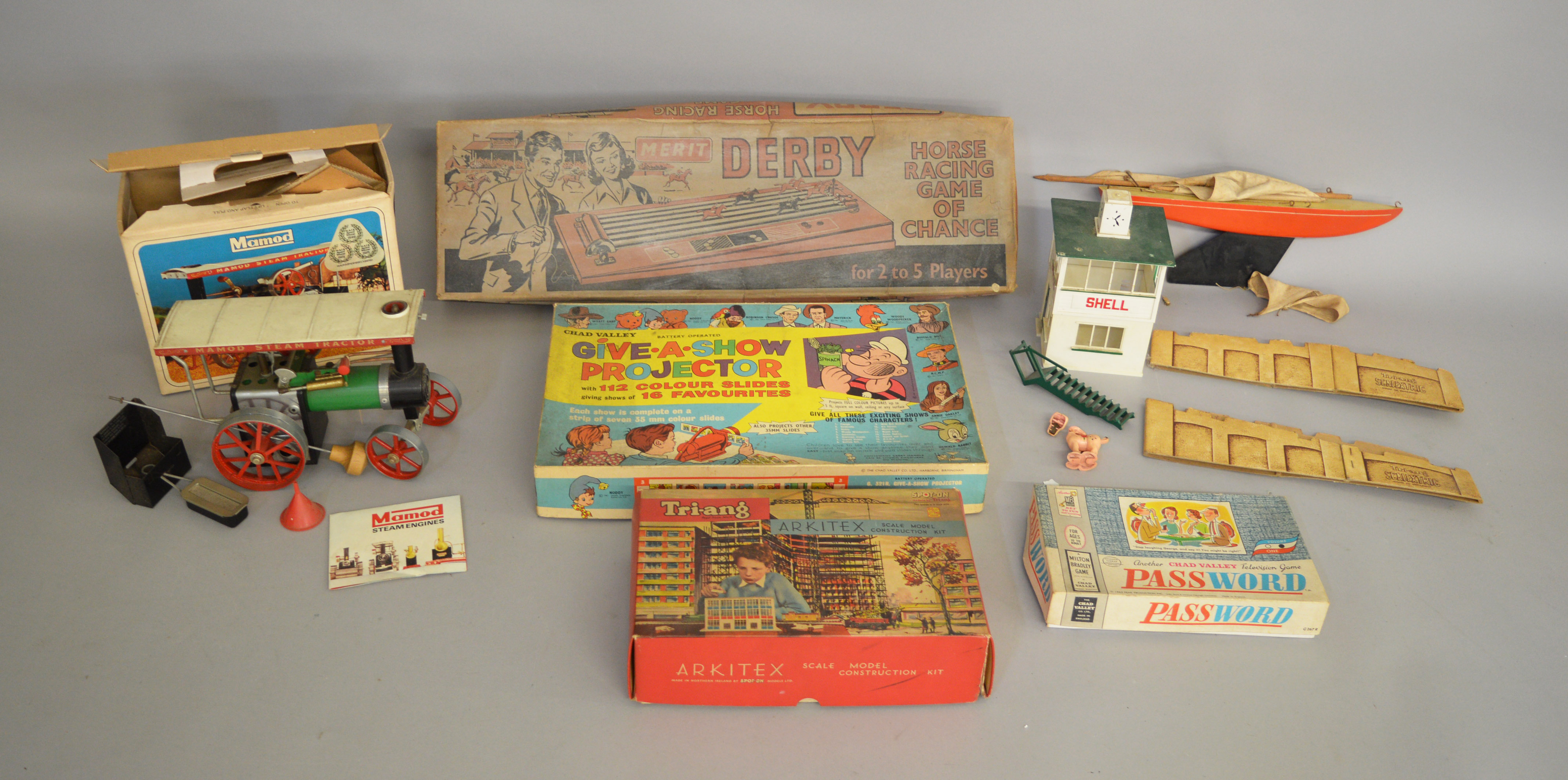 An interesting mixed lot which includes; Merit Derby Horse Racing Game, Tri-ang Arkitex construction