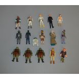 16 Star Wars figures which includes; Boba Fett, R2-D2, Ree-Yees etc (16).