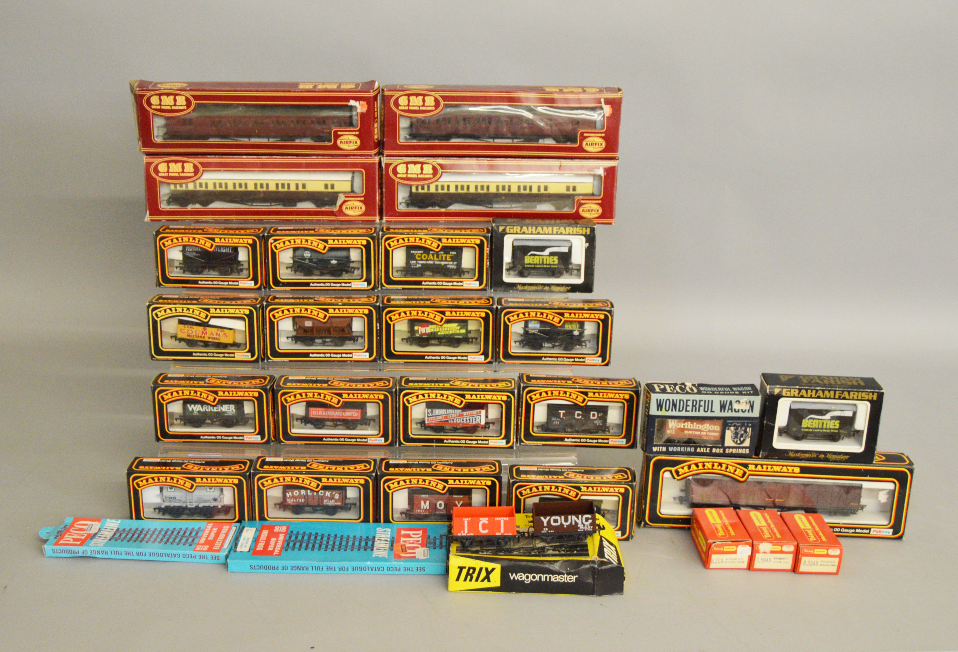 OO Gauge. A selection of boxed Wagons and Coaches by various manufacturers including Airfix,