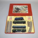 HO Gauge. A Märklin H0 Train Set - SEH 846/3J - circa 1955  containing an electric locomotive '