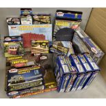 Ex-Shop Stock 18 Accessory sets by Atlas for N and HO gauge which includes; Turntables, Viaducts,
