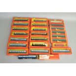 OO Gauge. 23 boxed Triang and Hornby Wagons and Coaches including 5 Southern Region Coaches - R.432,