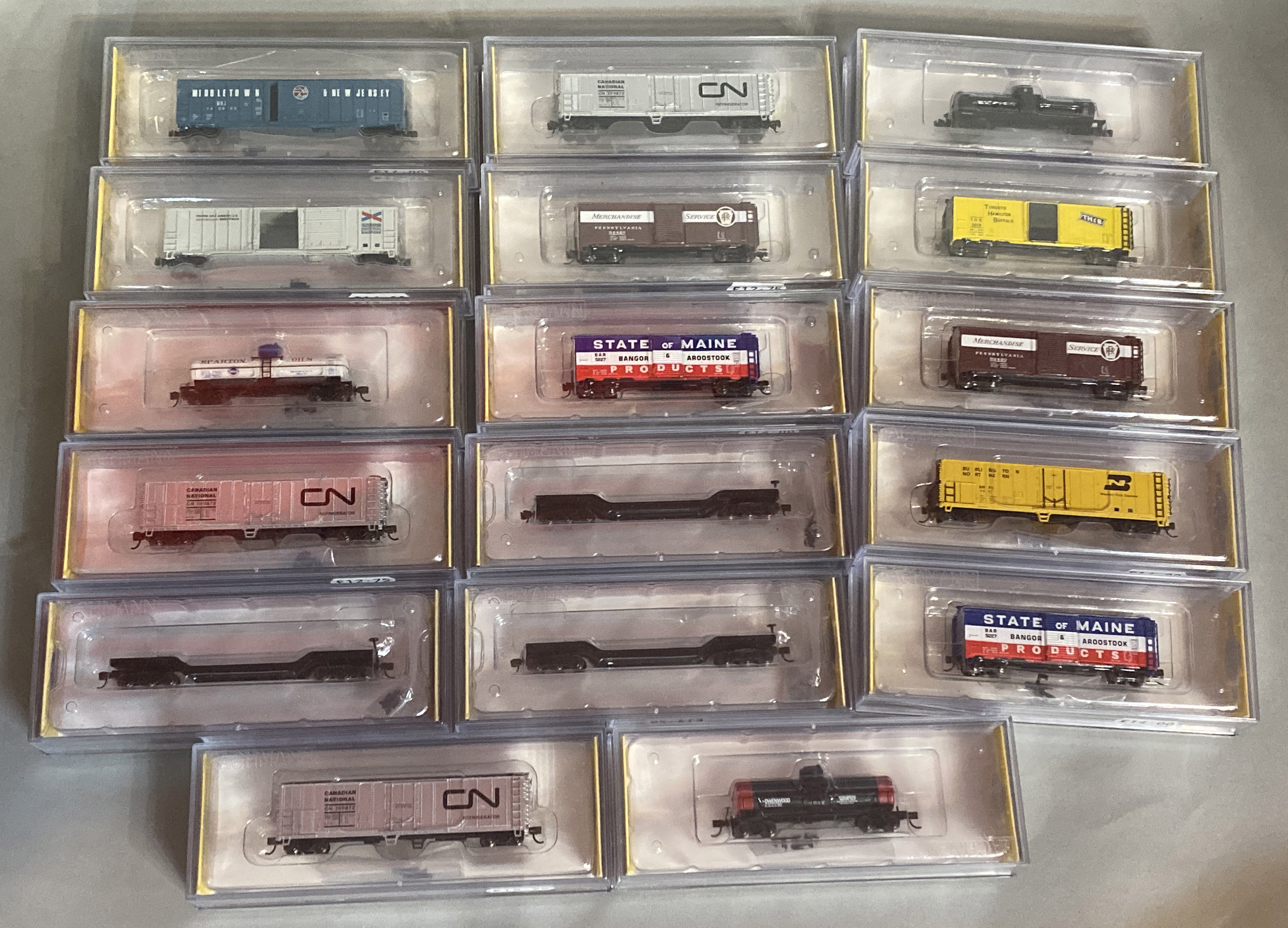 Ex-Shop Stock N gauge Bachmann 17 rolling stock items, including; #17952, #17056 etc (17)