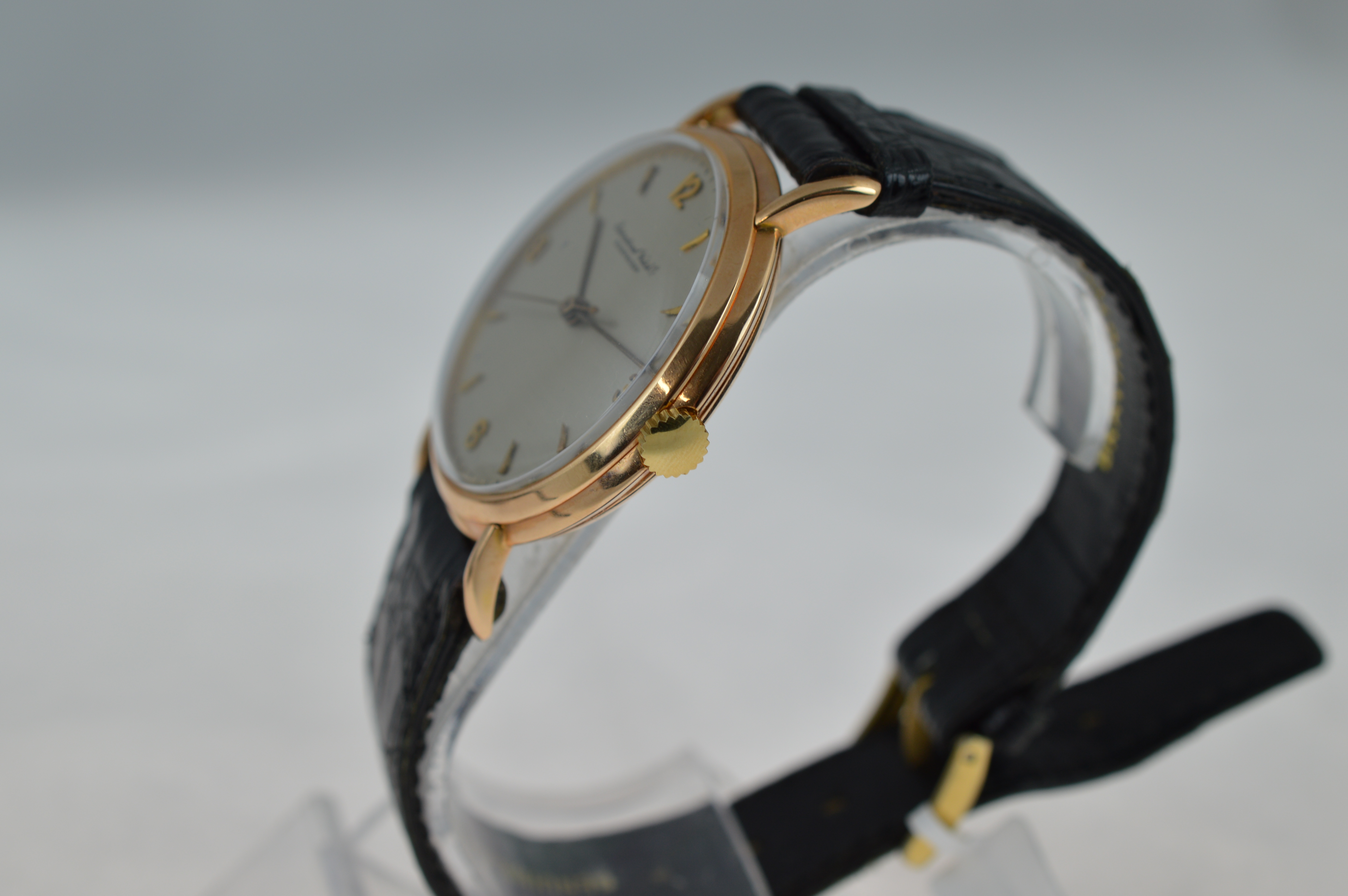 INTERNATIONAL WATCH CO - A rare circa late 1940's gents 18ct gold International Watch Co - Image 3 of 7