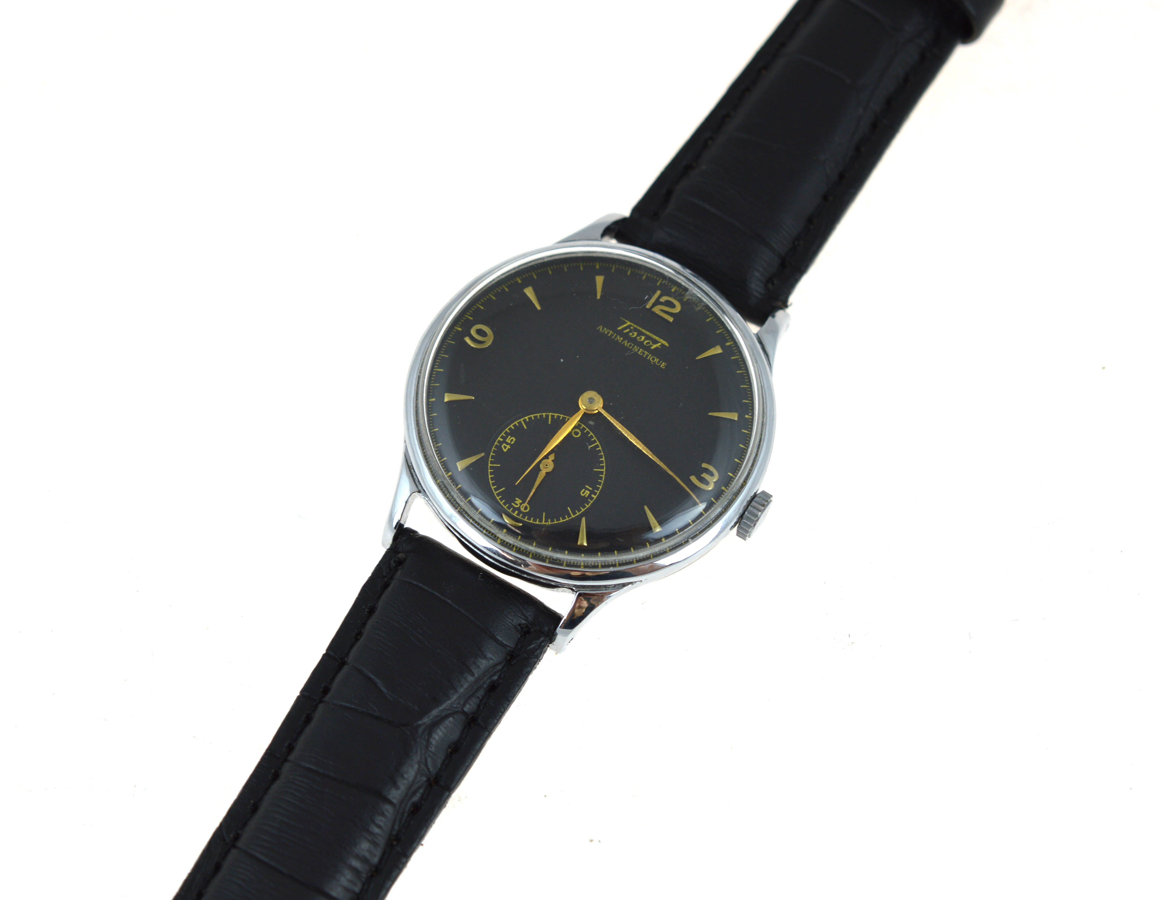 TISSOT - A circa 1940's Tissot Antimagnetique mechanical gents wristwatch, approx 36mm, movement