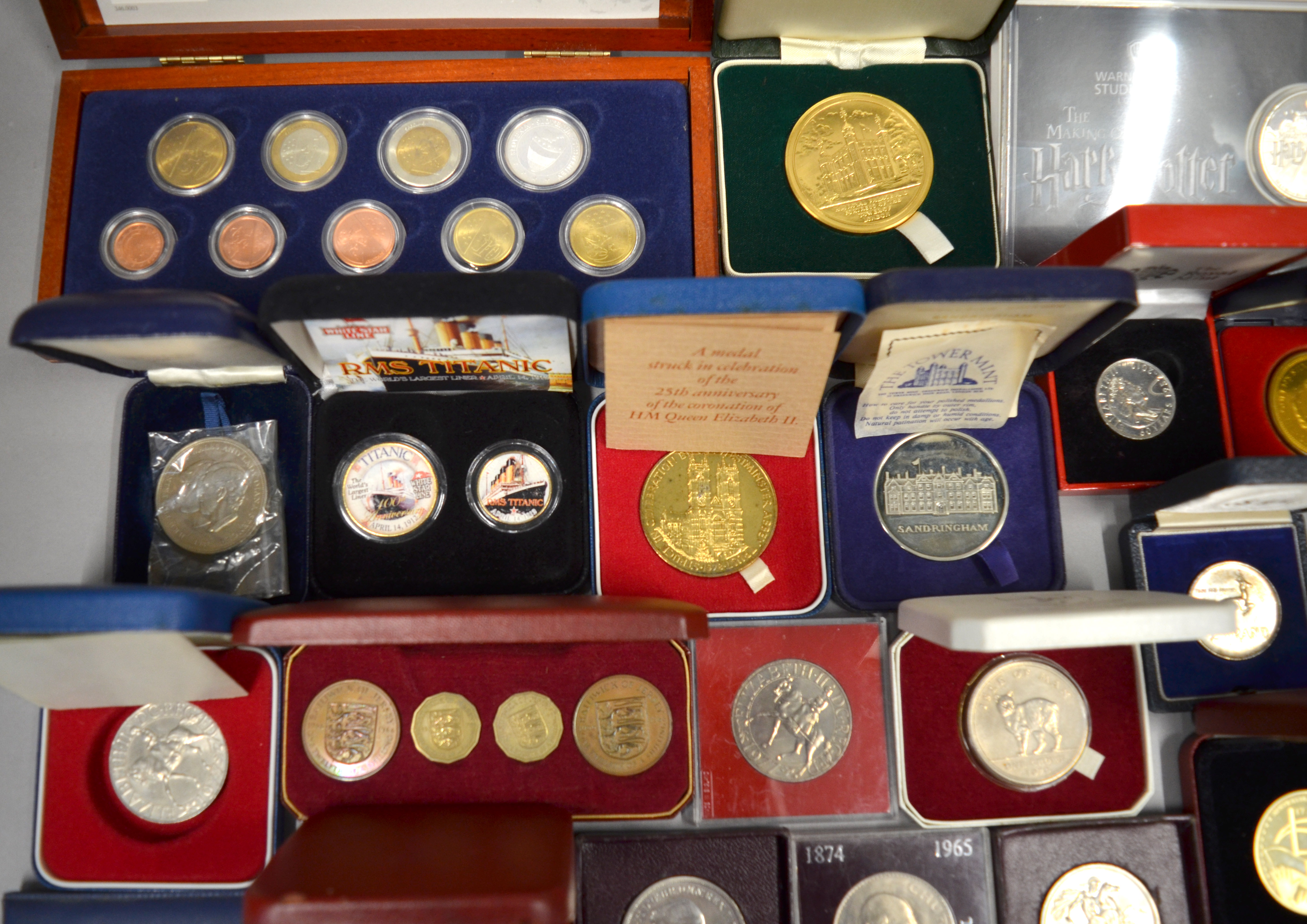 A boxed quantity to include coins & medallions from around the world, some Royal Mint - Image 2 of 3